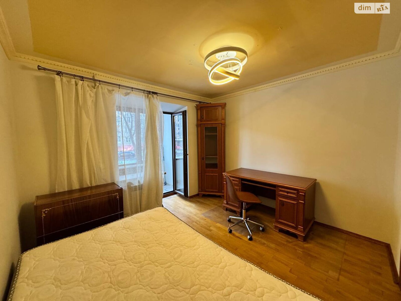 трехкомнатная квартира в Львове, район Шевченковский, на ул. Миколайчука 1А в аренду на долгий срок помесячно фото 1