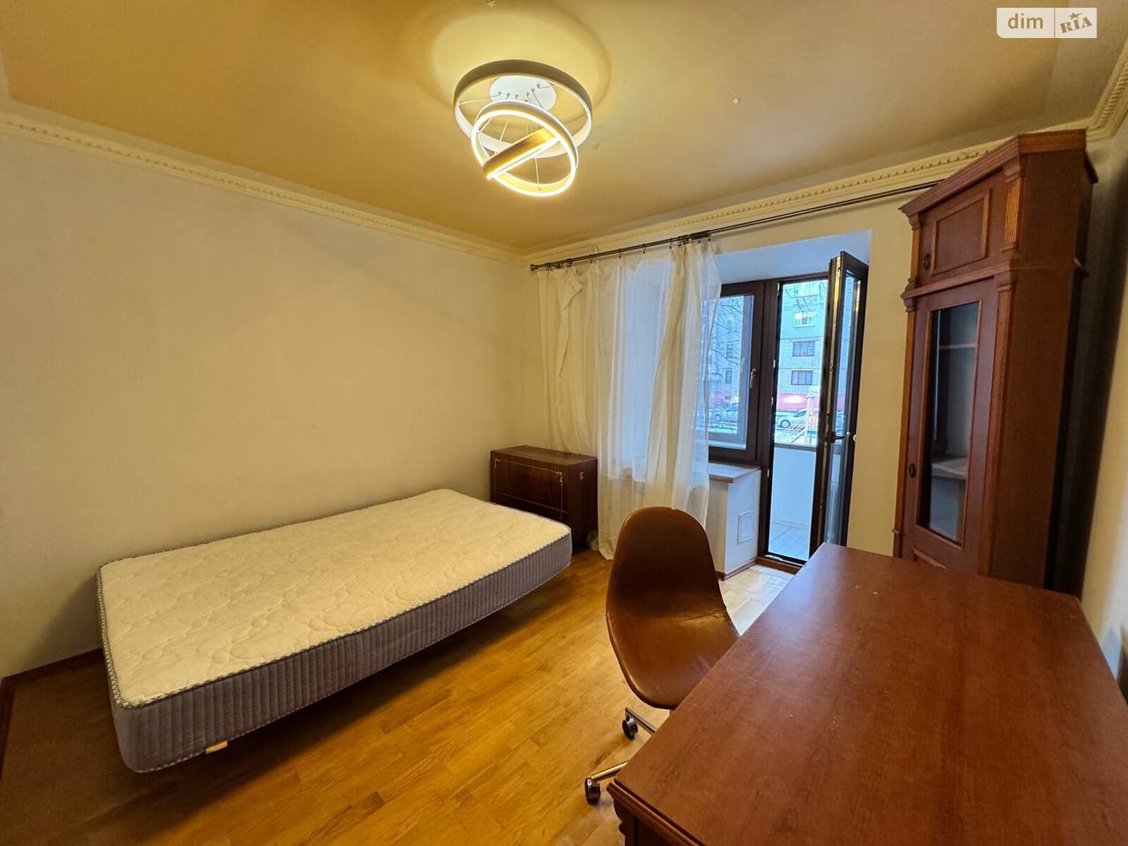 трехкомнатная квартира в Львове, район Шевченковский, на ул. Миколайчука 1А в аренду на долгий срок помесячно фото 1