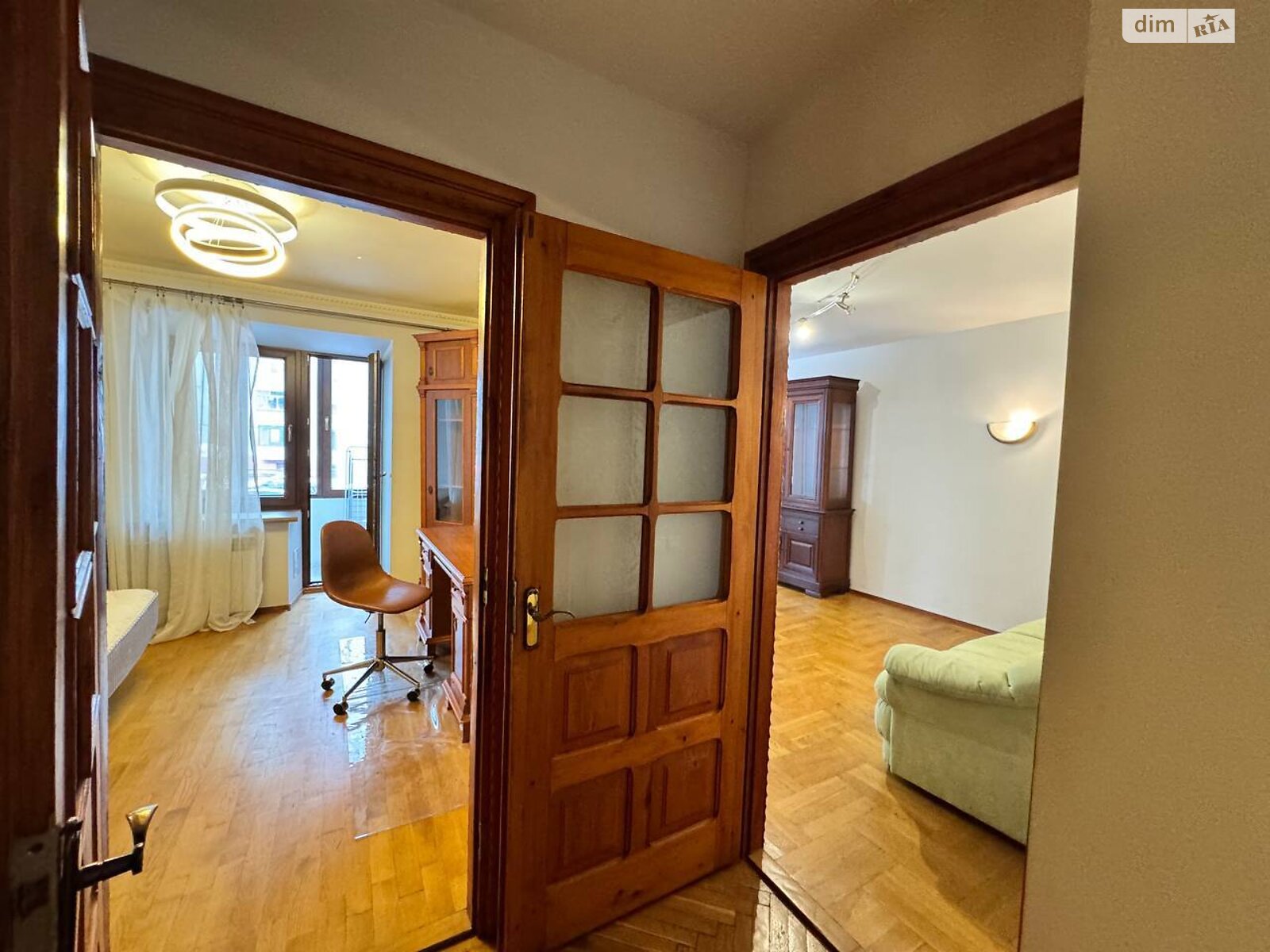 трехкомнатная квартира в Львове, район Шевченковский, на ул. Миколайчука 1А в аренду на долгий срок помесячно фото 1