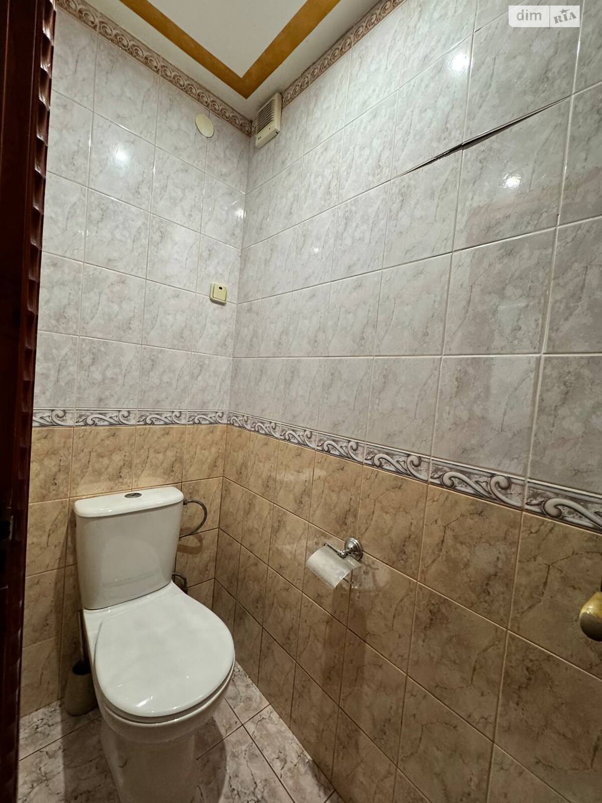 трехкомнатная квартира в Львове, район Шевченковский, на ул. Миколайчука 1А в аренду на долгий срок помесячно фото 1