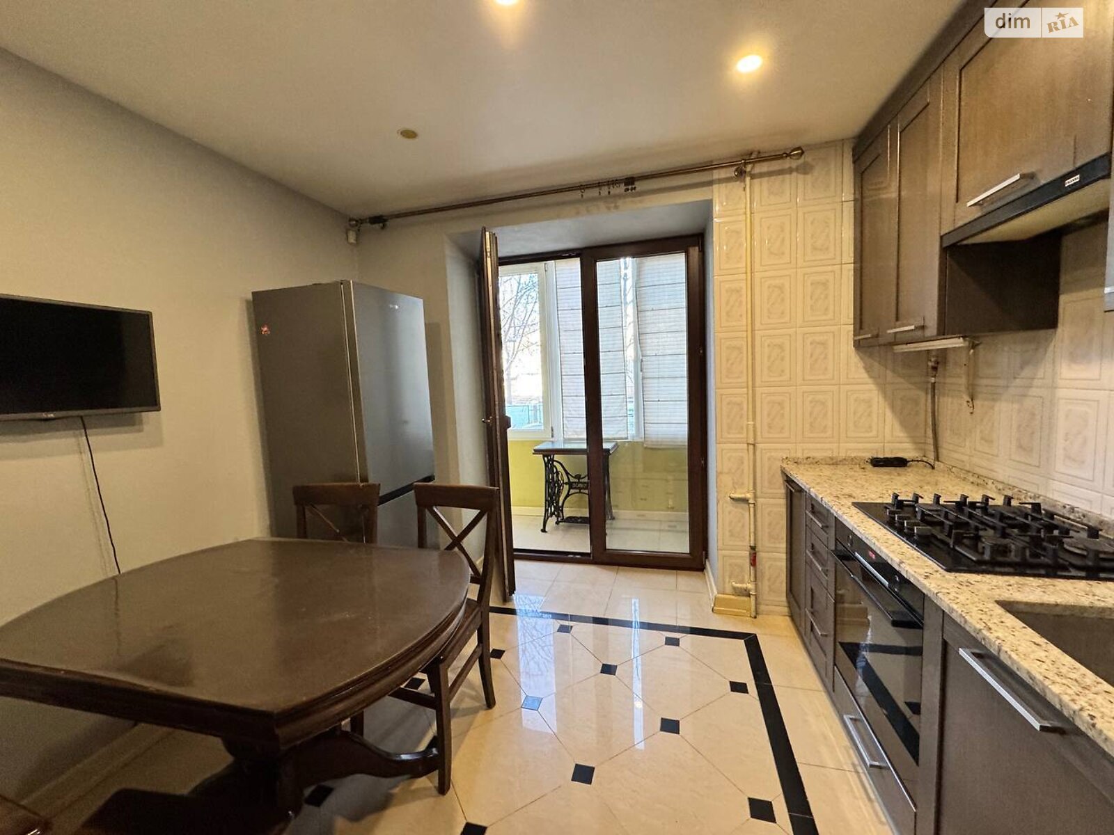 трехкомнатная квартира в Львове, район Шевченковский, на ул. Миколайчука 1А в аренду на долгий срок помесячно фото 1