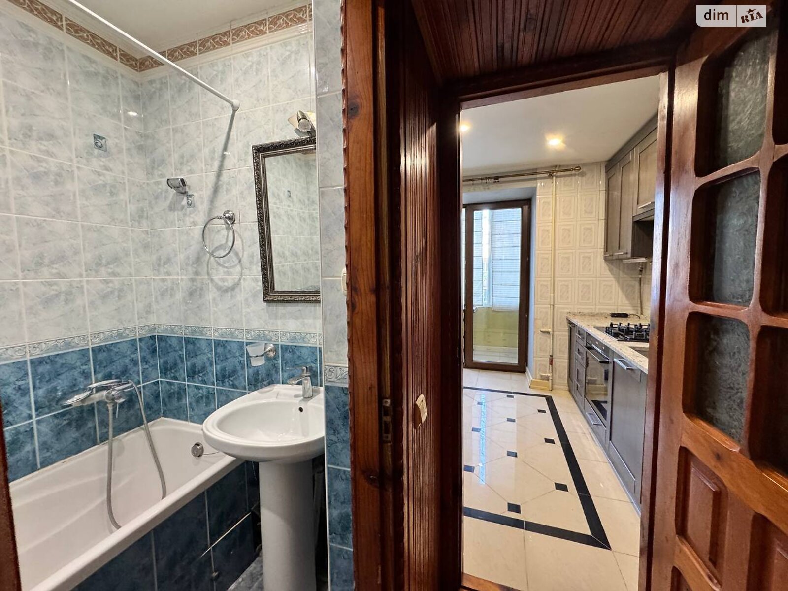 трехкомнатная квартира в Львове, район Шевченковский, на ул. Миколайчука 1А в аренду на долгий срок помесячно фото 1