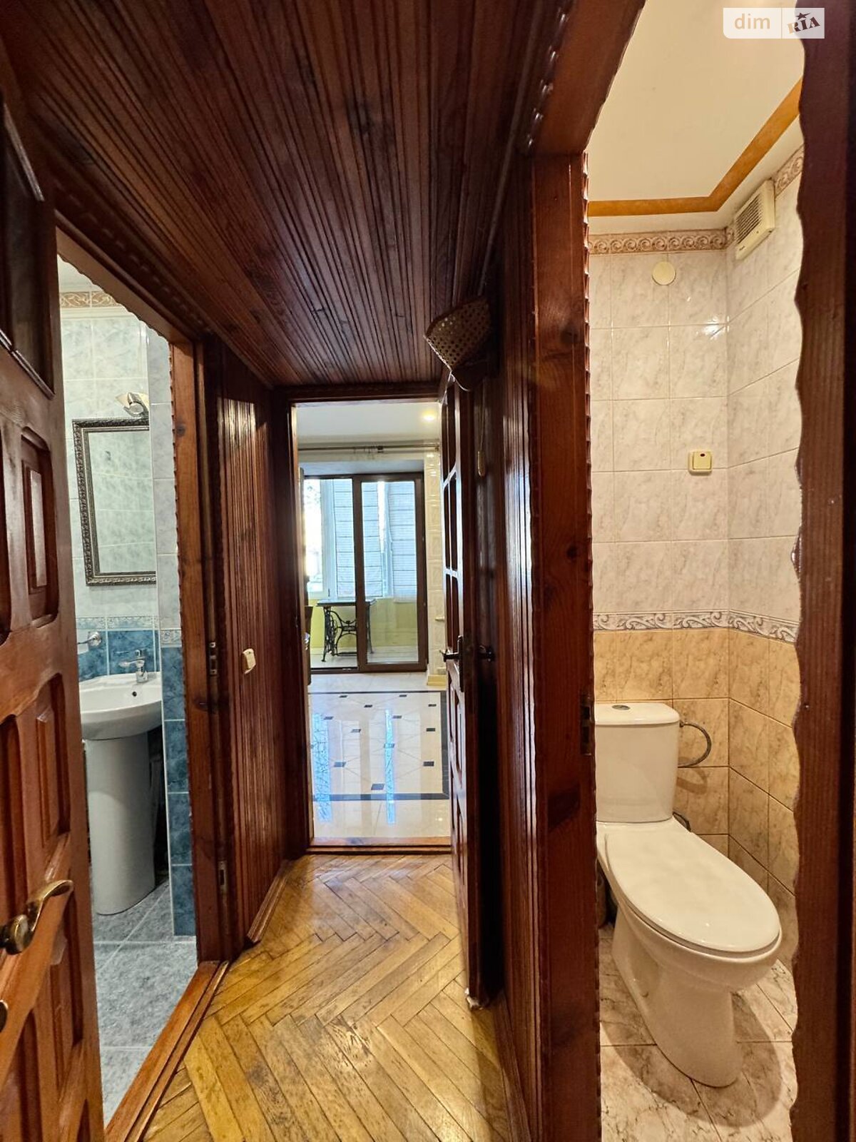 трехкомнатная квартира в Львове, район Шевченковский, на ул. Миколайчука 1А в аренду на долгий срок помесячно фото 1