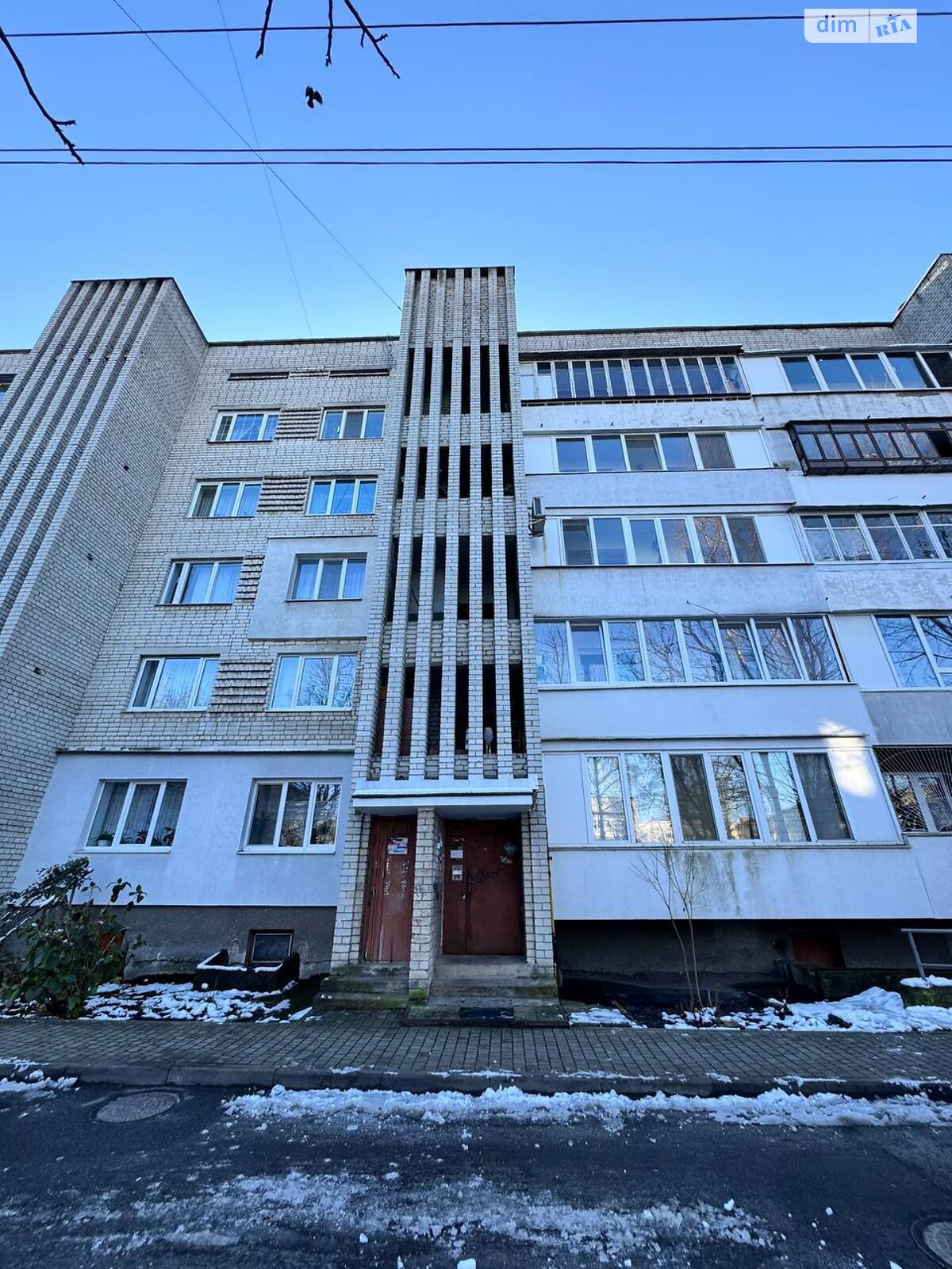 трехкомнатная квартира в Львове, район Шевченковский, на ул. Миколайчука 1А в аренду на долгий срок помесячно фото 1