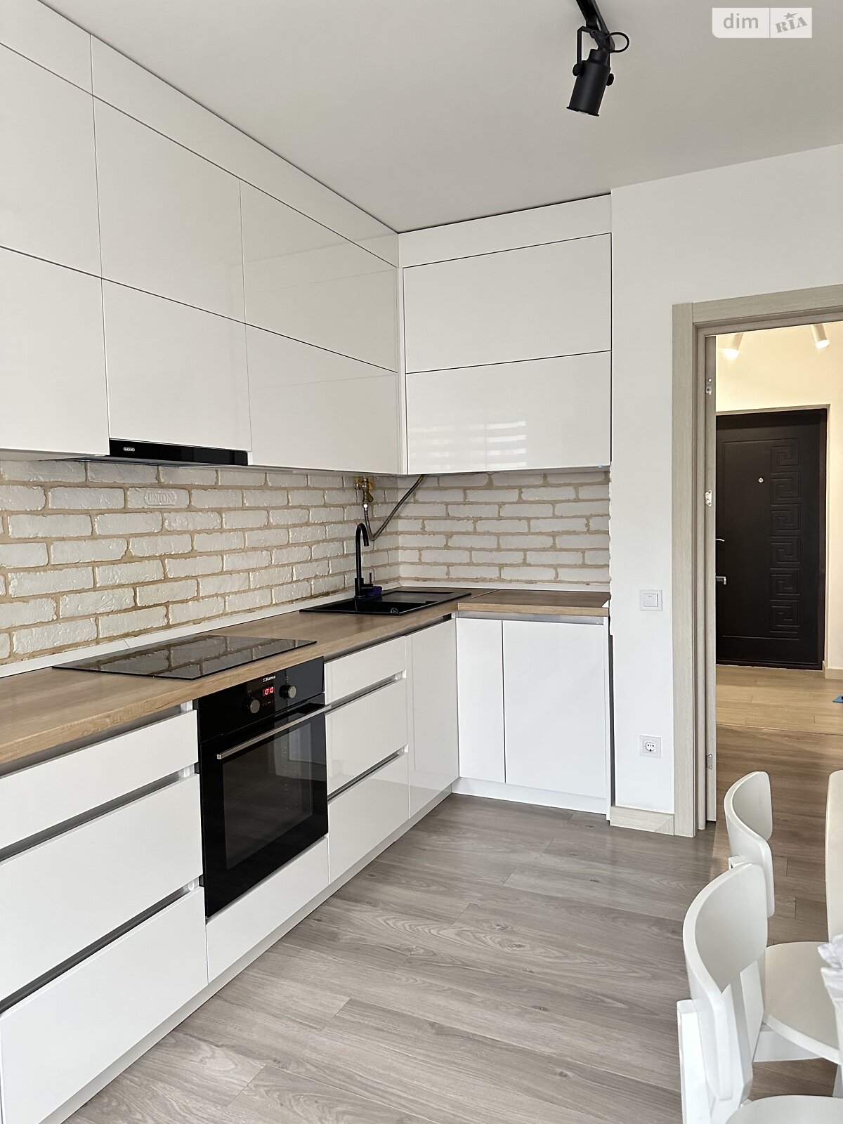 двокімнатна квартира в Львові, район Шевченківський, на вул. Шевченка Тараса 25 в довготривалу оренду помісячно фото 1