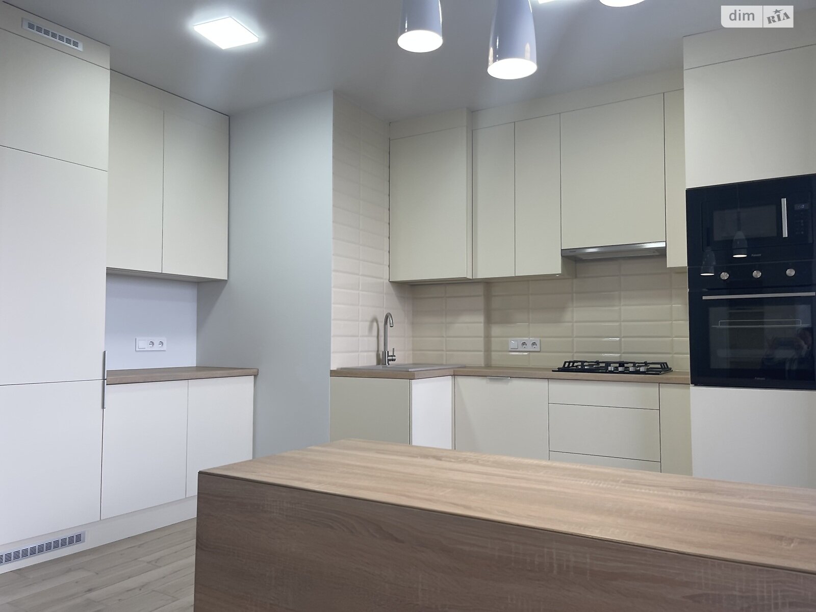 двухкомнатная квартира в Львове, район Шевченковский, на ул. Варшавская 201 в аренду на долгий срок помесячно фото 1 двухкомнатная квартира в Львове, район Шевченковский, на ул. Варшавская 201 в аренду на долгий срок помесячно фото 1