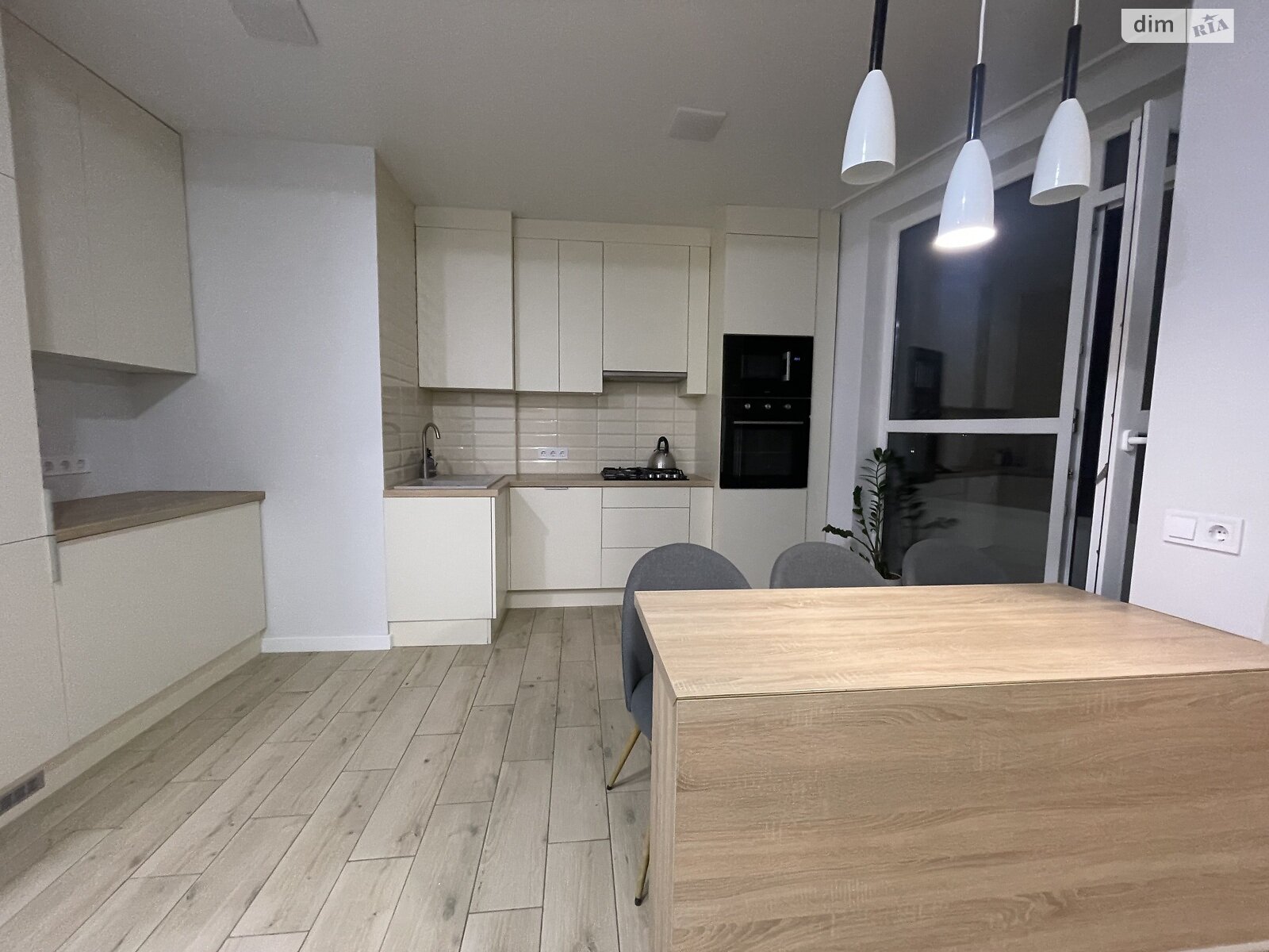 двухкомнатная квартира в Львове, район Шевченковский, на ул. Варшавская 201 в аренду на долгий срок помесячно фото 1 двухкомнатная квартира в Львове, район Шевченковский, на ул. Варшавская 201 в аренду на долгий срок помесячно фото 1