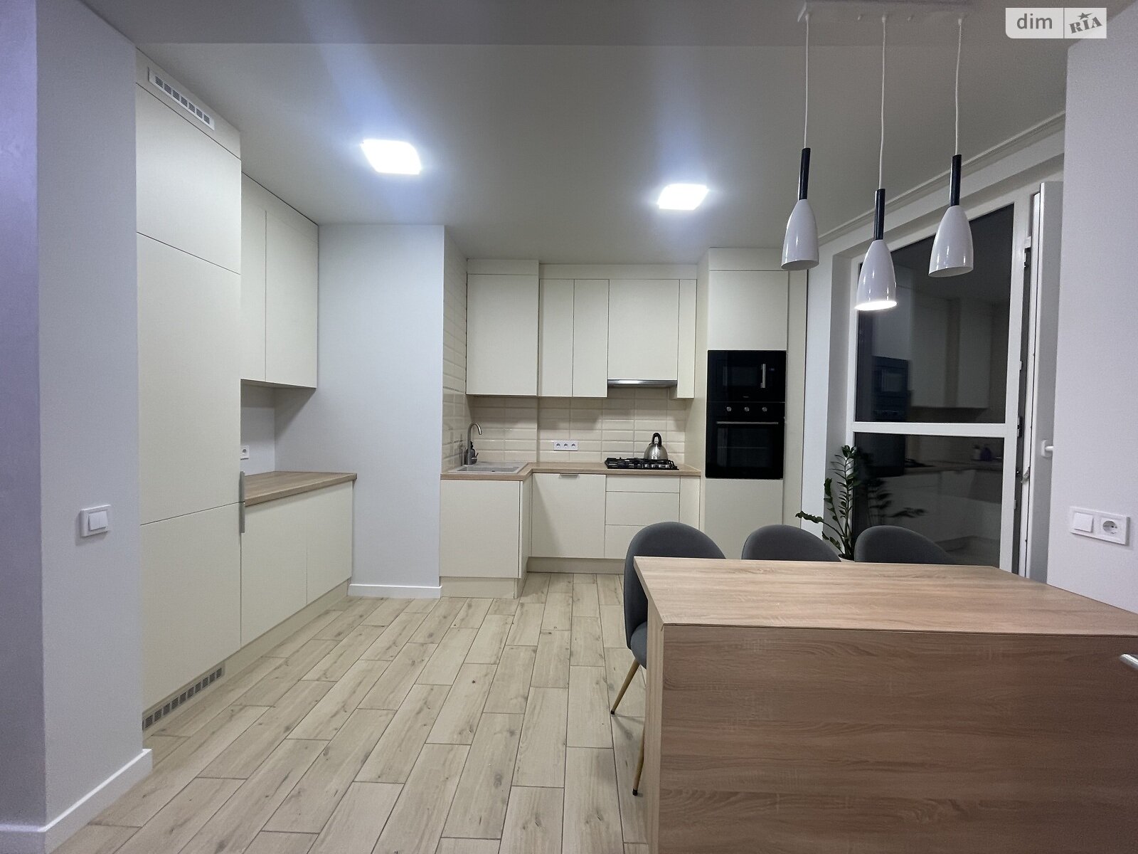 двухкомнатная квартира в Львове, район Шевченковский, на ул. Варшавская 201 в аренду на долгий срок помесячно фото 1 двухкомнатная квартира в Львове, район Шевченковский, на ул. Варшавская 201 в аренду на долгий срок помесячно фото 1