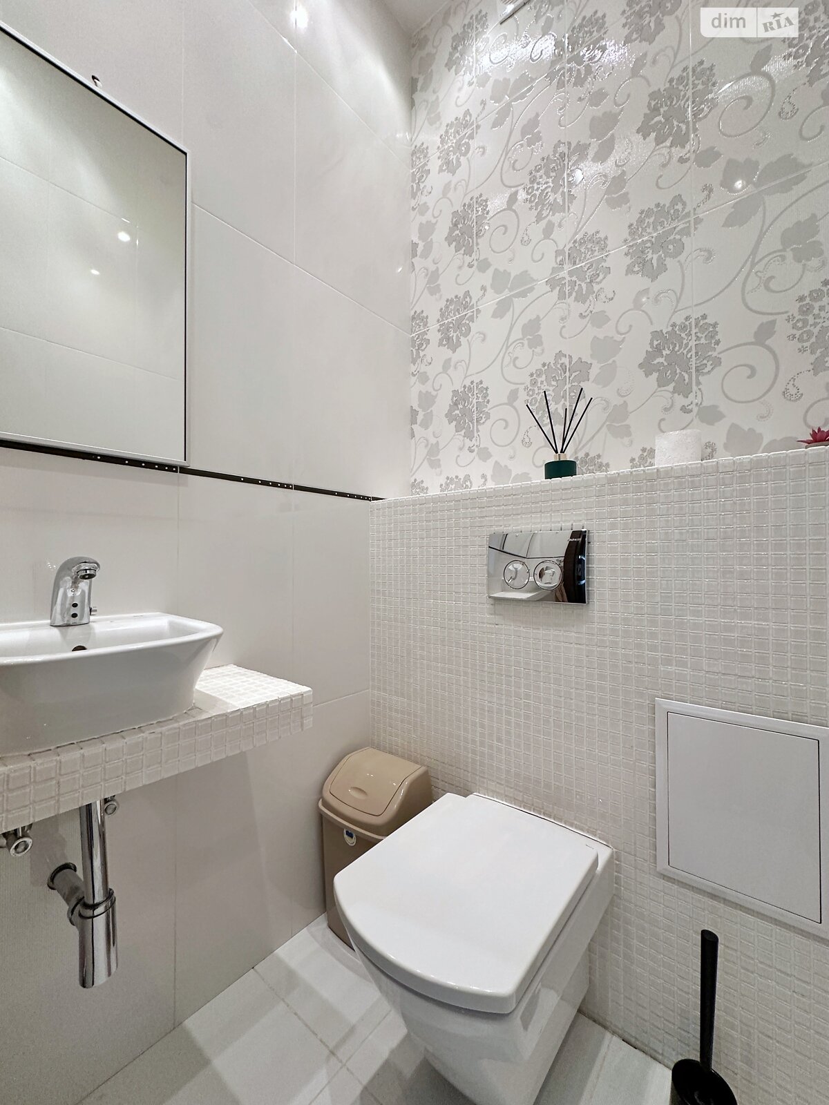 двухкомнатная квартира в Львове, район Сигновка, на ул. Караджича 29А в аренду на долгий срок помесячно фото 1 двухкомнатная квартира в Львове, район Сигновка, на ул. Караджича 29А в аренду на долгий срок помесячно фото 1