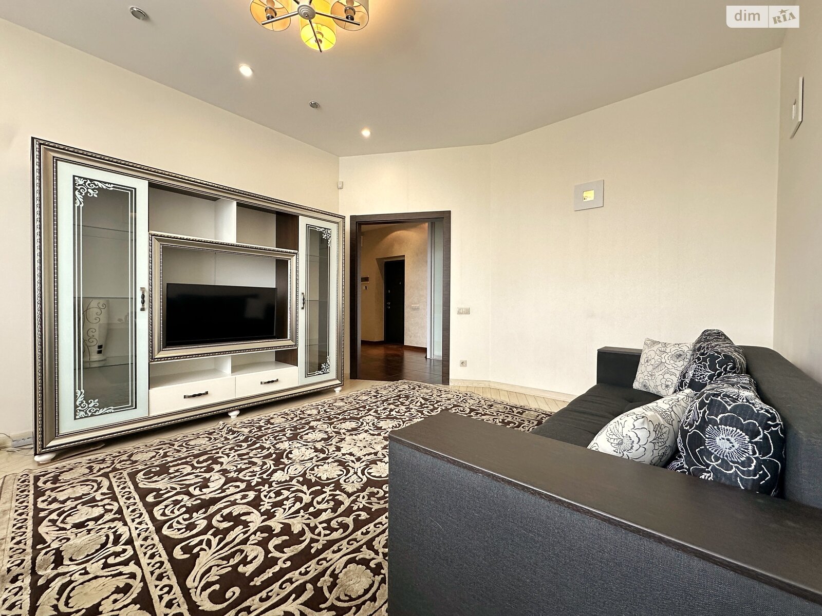 двухкомнатная квартира в Львове, район Сигновка, на ул. Караджича 29А в аренду на долгий срок помесячно фото 1 двухкомнатная квартира в Львове, район Сигновка, на ул. Караджича 29А в аренду на долгий срок помесячно фото 1