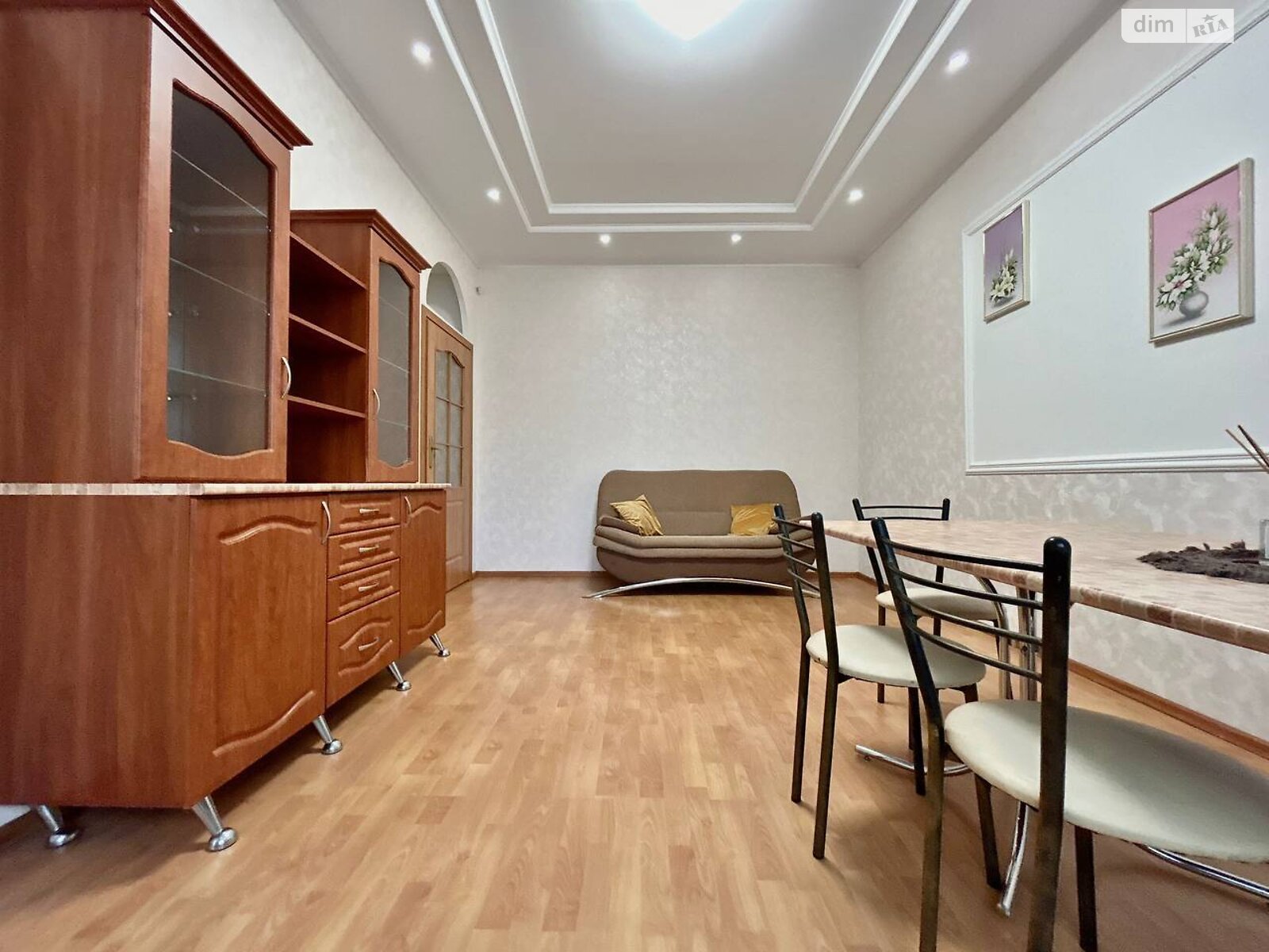 трехкомнатная квартира в Львове, район Галицкий, на ул. Кубанская 19 в аренду на долгий срок помесячно фото 1 трехкомнатная квартира в Львове, район Галицкий, на ул. Кубанская 19 в аренду на долгий срок помесячно фото 1