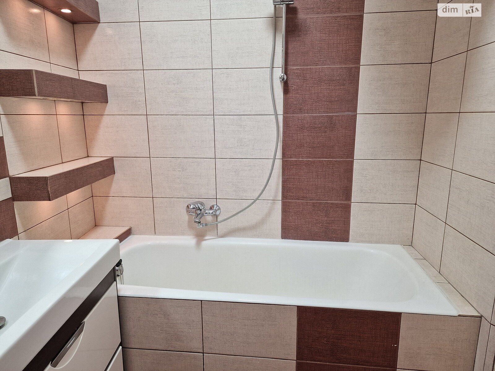 двухкомнатная квартира в Львове, район Снопков, на ул. Тютюнников в аренду на долгий срок помесячно фото 1