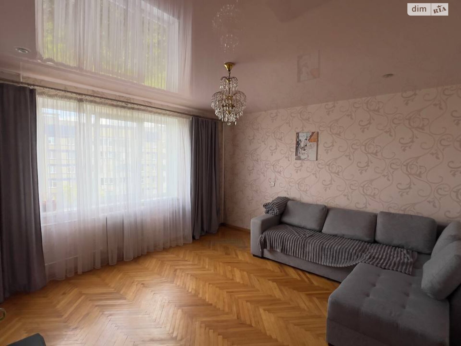 трикімнатна квартира в Львові, район Сихів, на вул. Чукаріна 30 в довготривалу оренду помісячно фото 1 трикімнатна квартира в Львові, район Сихів, на вул. Чукаріна 30 в довготривалу оренду помісячно фото 1
