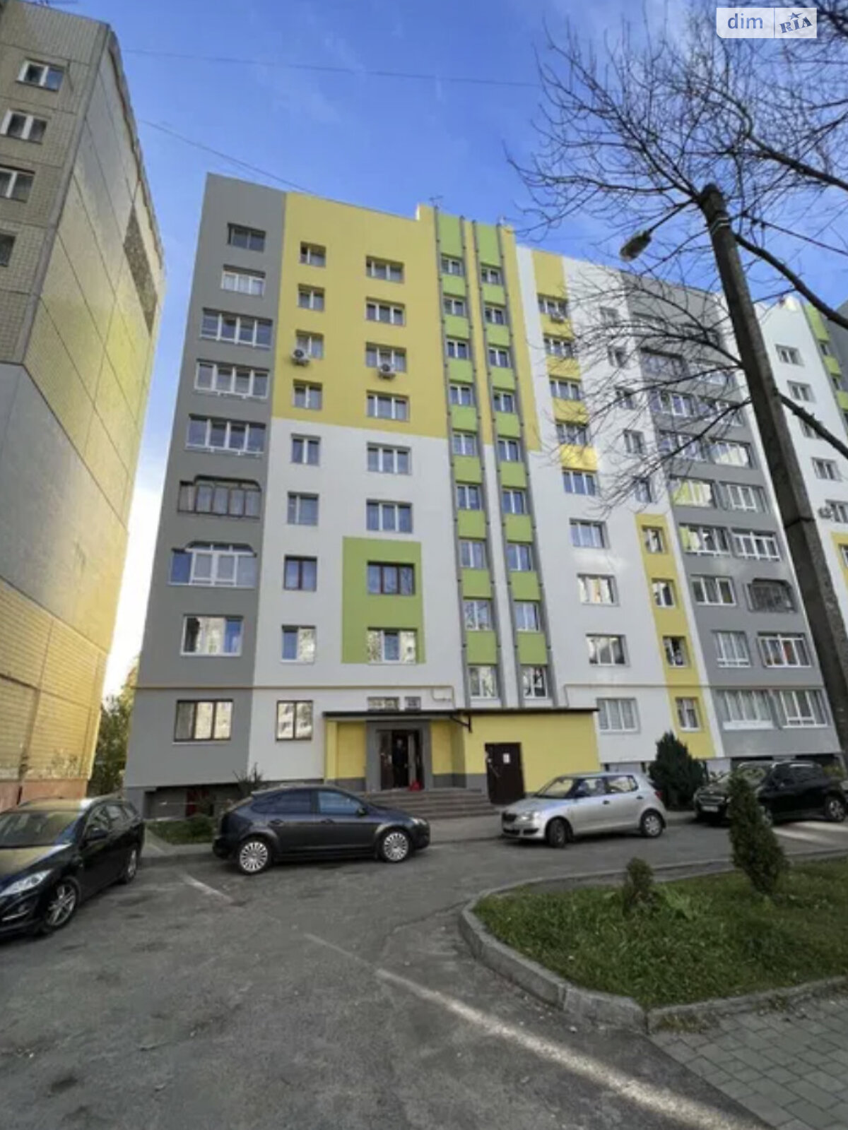 трехкомнатная квартира с ремонтом в Львове, район Сыхов, на просп. Красной Калины в аренду на долгий срок помесячно фото 1
