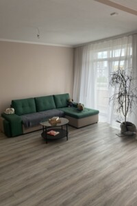 трикімнатна квартира в Львові, район Сихів, на вул. Зелена в довготривалу оренду помісячно фото 2