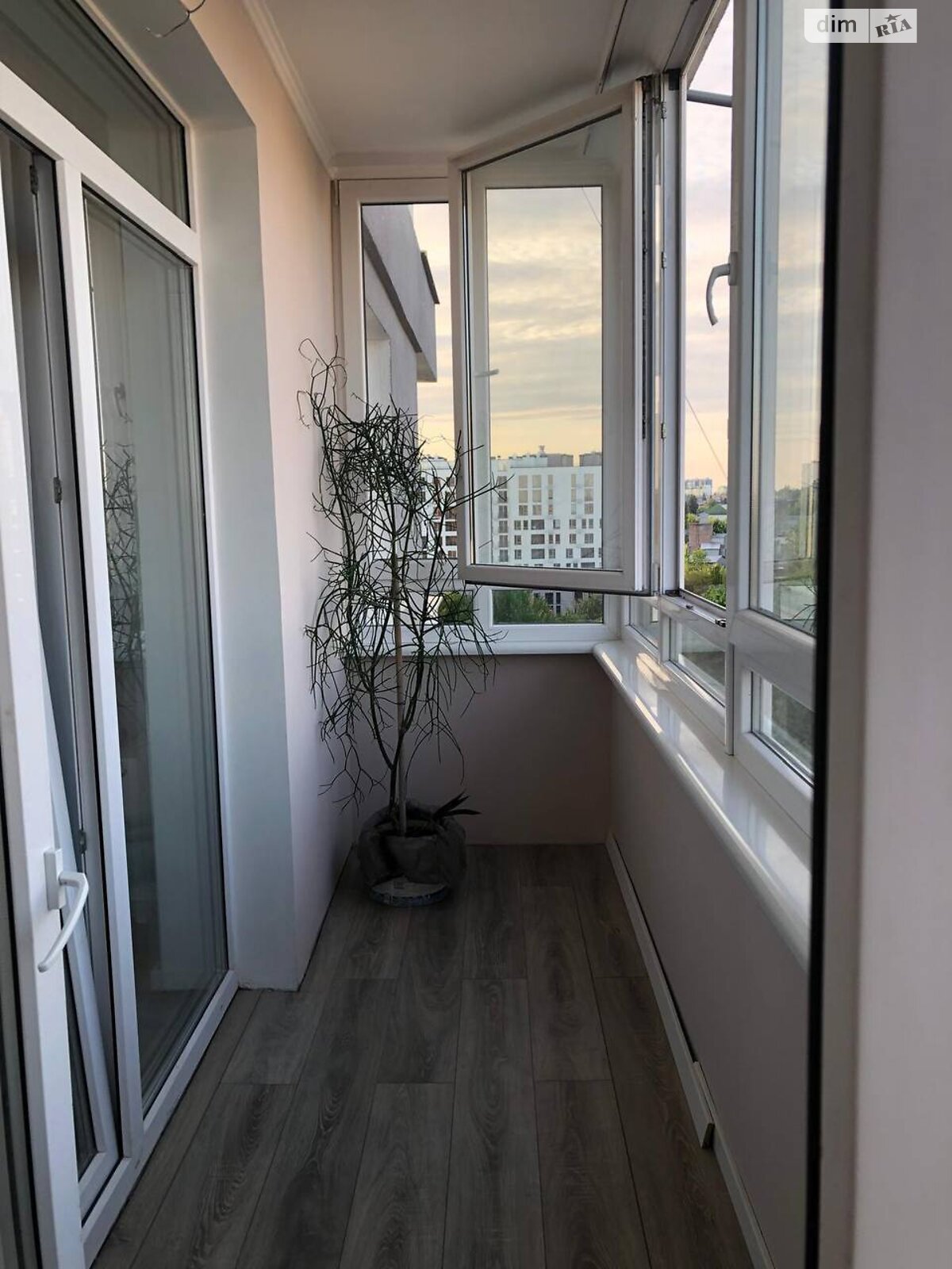 трикімнатна квартира в Львові, район Сихів, на вул. Зелена в довготривалу оренду помісячно фото 1