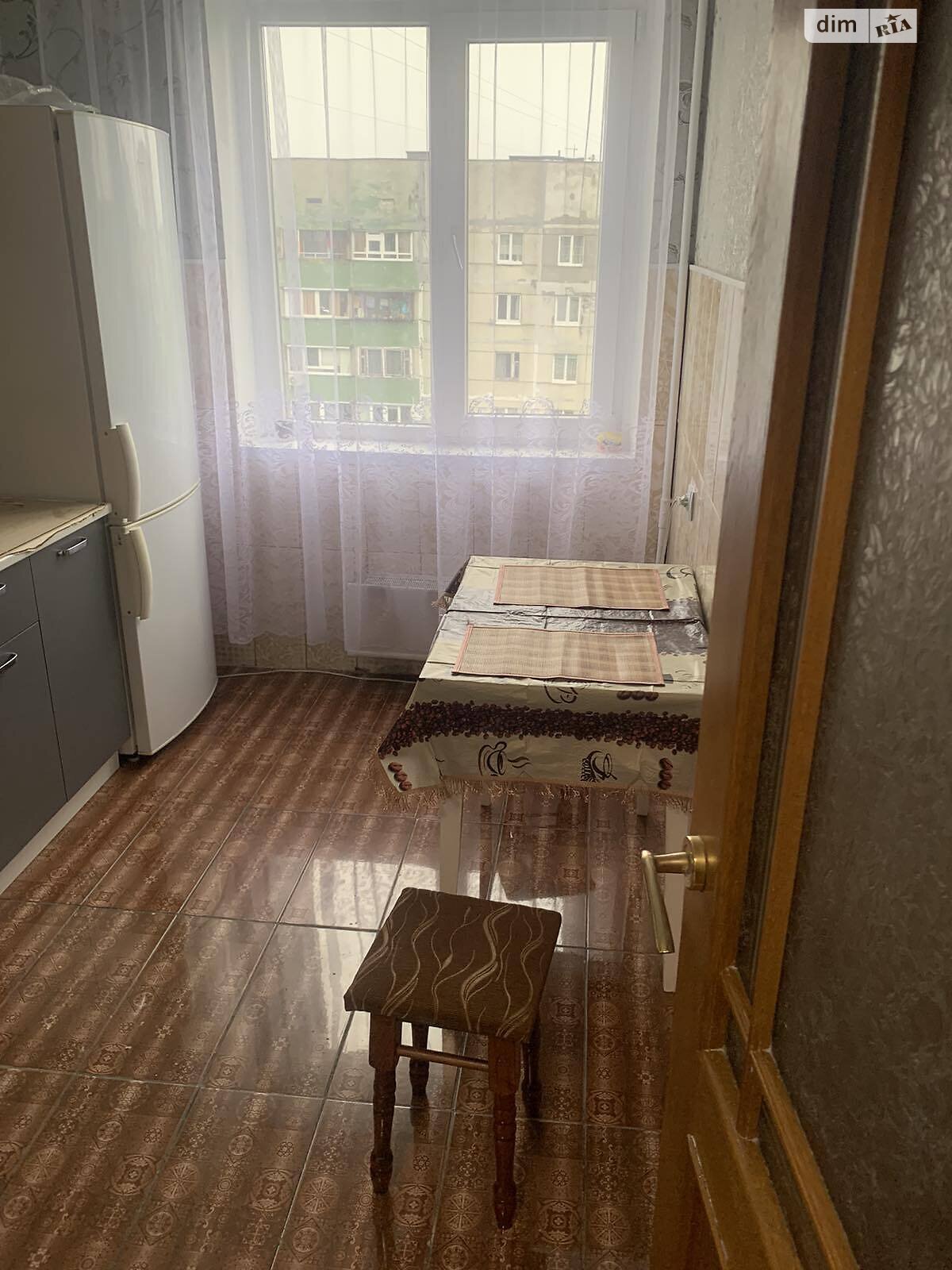 трехкомнатная квартира в Львове, район Сыхов, на ул. Зубровская 23 в аренду на долгий срок помесячно фото 1