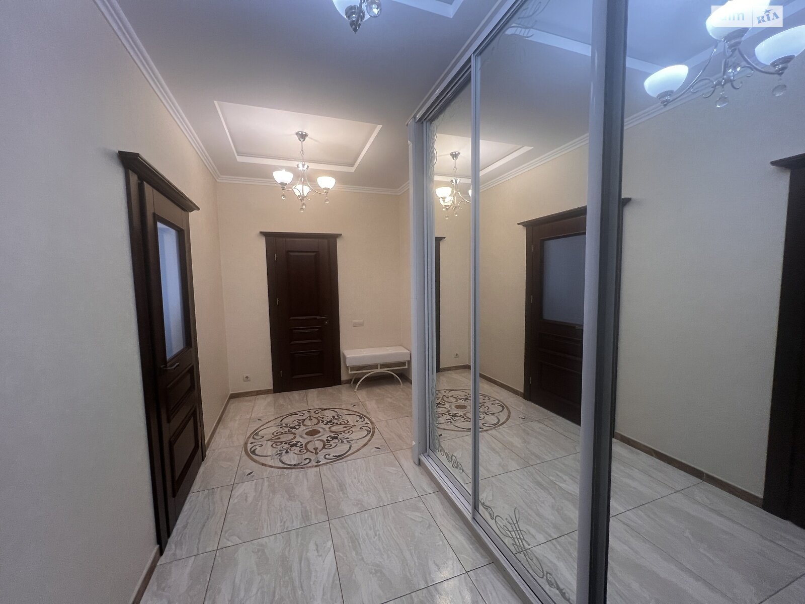 трикімнатна квартира в Львові, район Сихівський, на вул. Лісна 50А, кв. 15 в довготривалу оренду помісячно фото 1 трикімнатна квартира в Львові, район Сихівський, на вул. Лісна 50А, кв. 15 в довготривалу оренду помісячно фото 1
