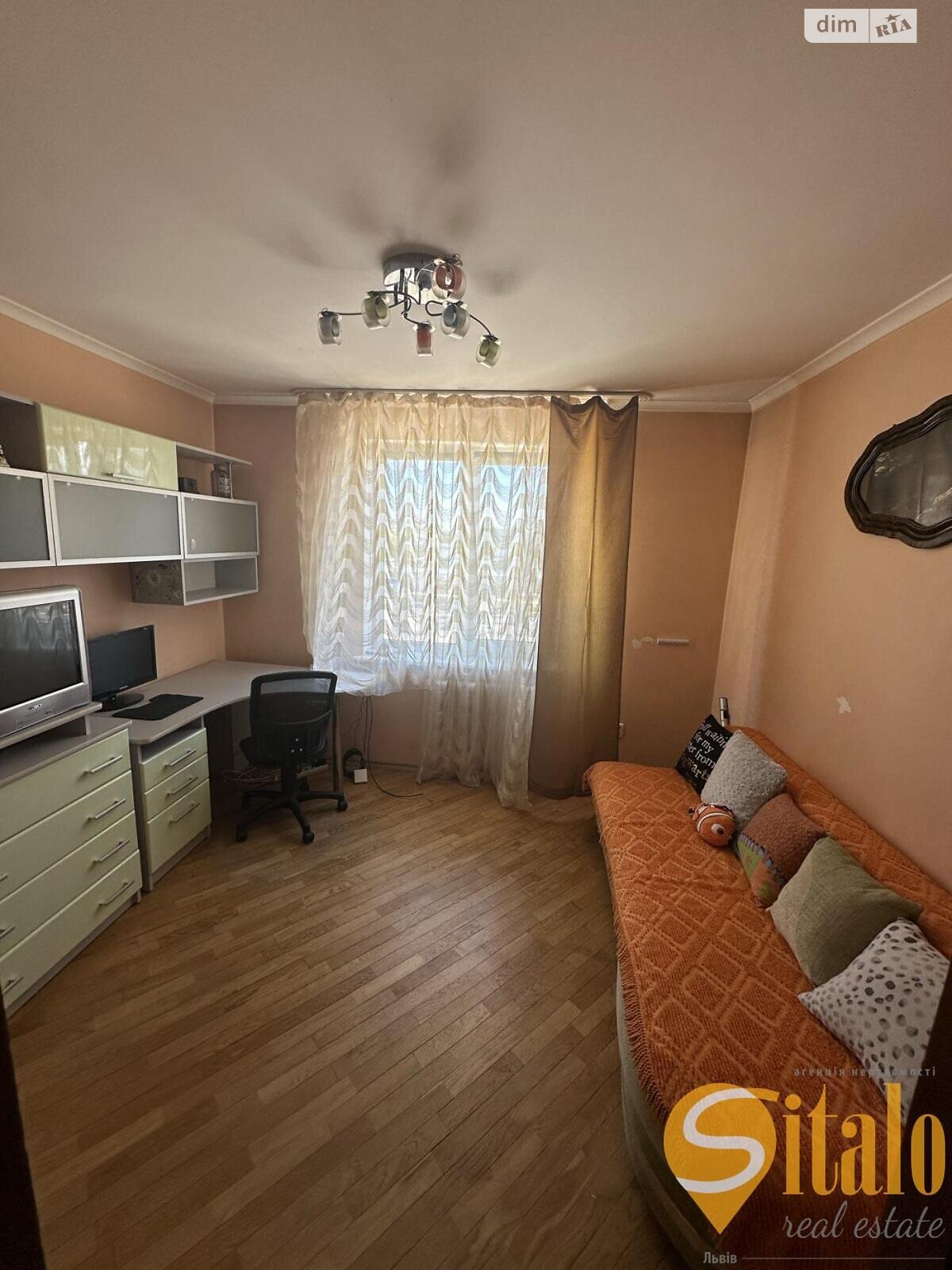 четырехкомнатная квартира в Львове, район Сыховский, на ул. Михаила Драгана 3 в аренду на долгий срок помесячно фото 1