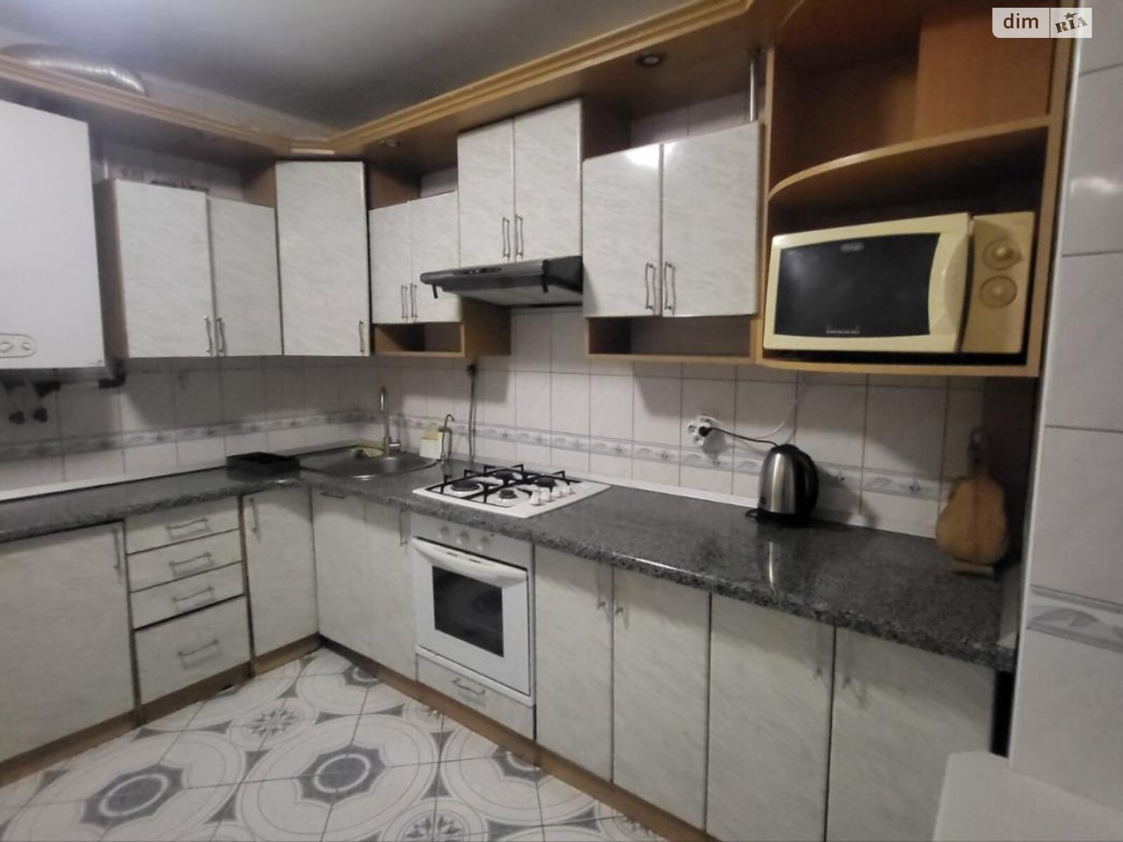 трехкомнатная квартира в Львове, район Санта Барбара, на ул. Михаила Драгана 15А в аренду на долгий срок помесячно фото 1 трехкомнатная квартира в Львове, район Санта Барбара, на ул. Михаила Драгана 15А в аренду на долгий срок помесячно фото 1