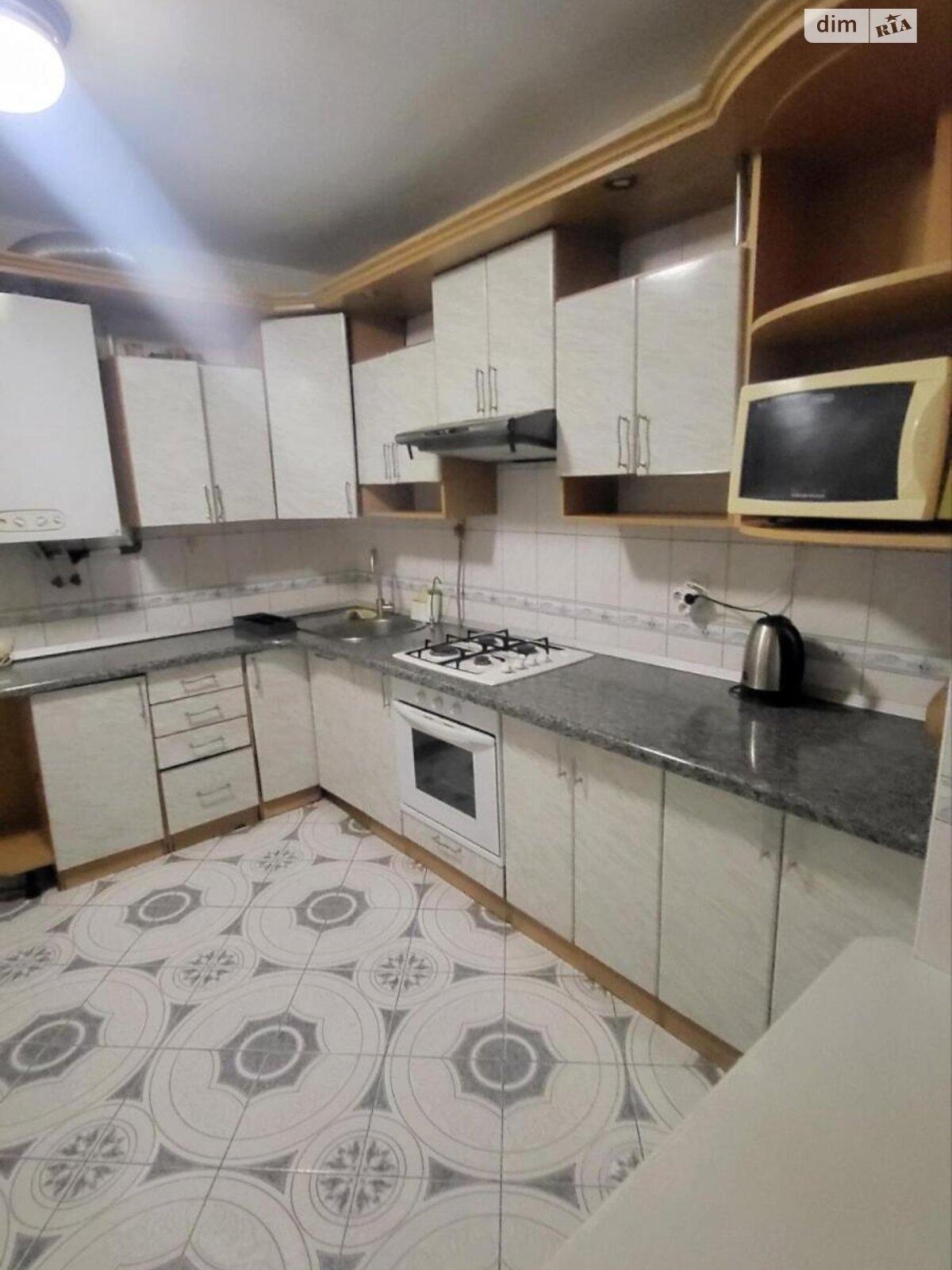 трехкомнатная квартира в Львове, район Санта Барбара, на ул. Михаила Драгана 15А в аренду на долгий срок помесячно фото 1 трехкомнатная квартира в Львове, район Санта Барбара, на ул. Михаила Драгана 15А в аренду на долгий срок помесячно фото 1