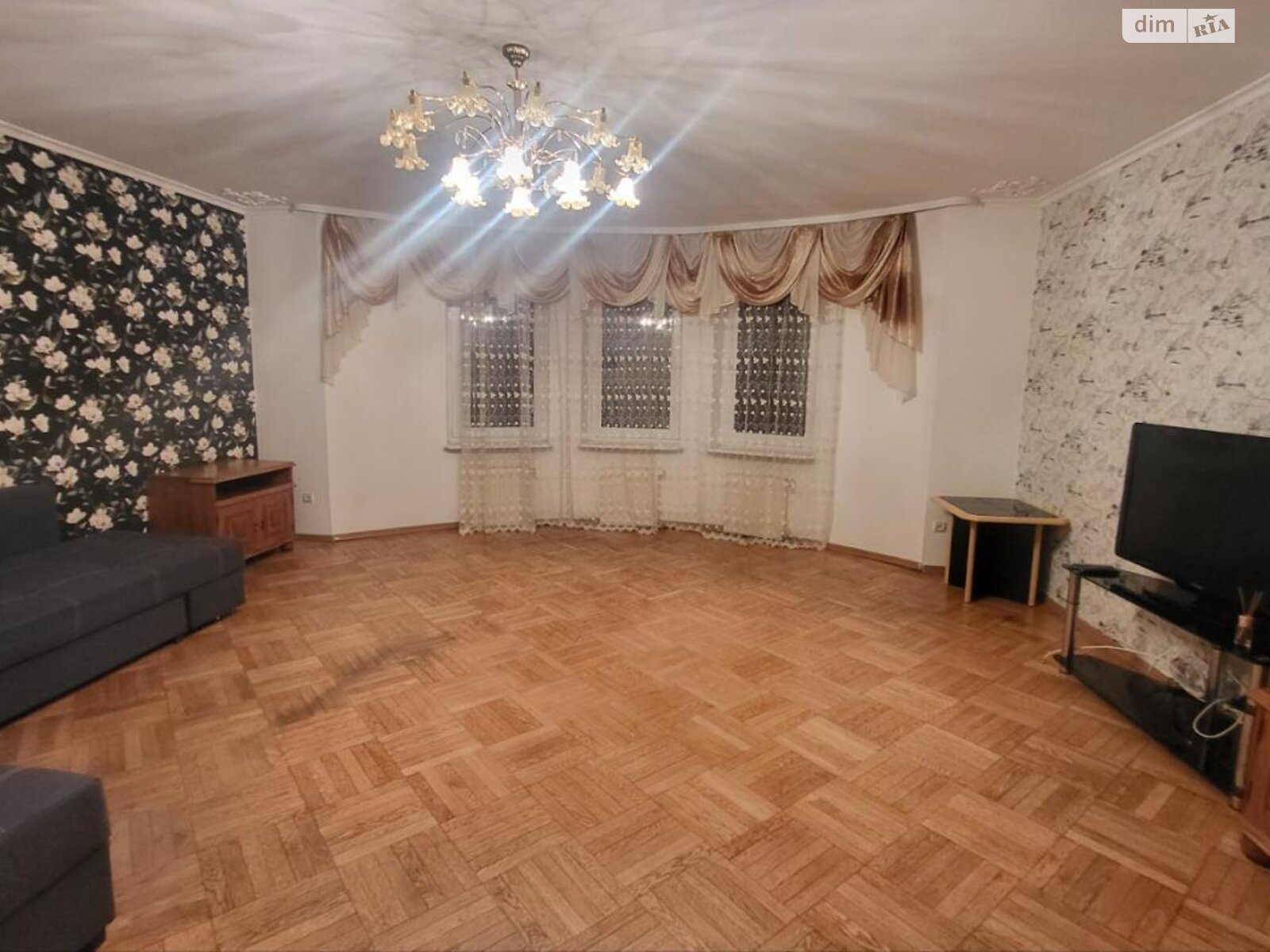 трехкомнатная квартира в Львове, район Санта Барбара, на ул. Михаила Драгана 15А в аренду на долгий срок помесячно фото 1 трехкомнатная квартира в Львове, район Санта Барбара, на ул. Михаила Драгана 15А в аренду на долгий срок помесячно фото 1