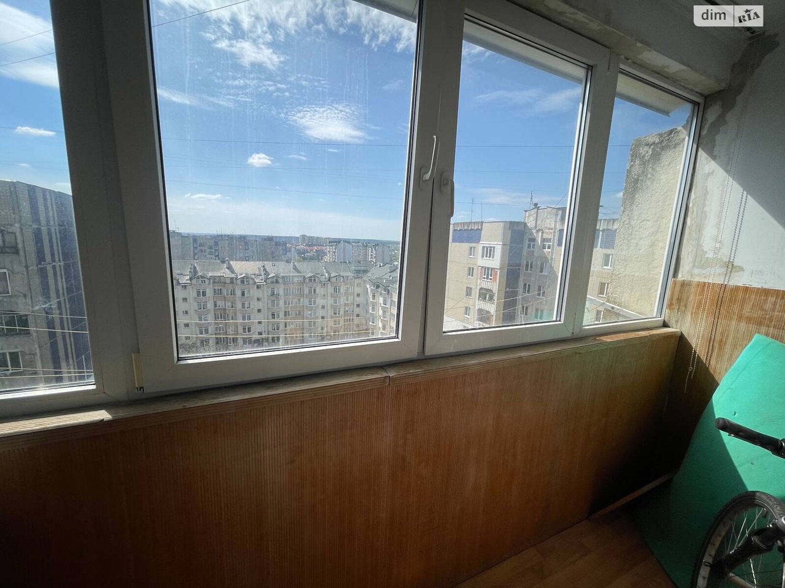трехкомнатная квартира в Львове, район Сыховский, на ул. Михаила Горыня в аренду на долгий срок помесячно фото 1
