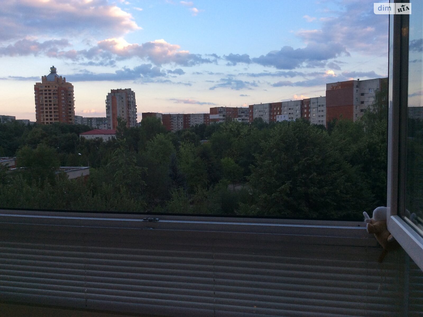 трикімнатна квартира з ремонтом в Львові, район Сихів, на вул. Довженка Олександра 18 в довготривалу оренду помісячно фото 1 трикімнатна квартира з ремонтом в Львові, район Сихів, на вул. Довженка Олександра 18 в довготривалу оренду помісячно фото 1