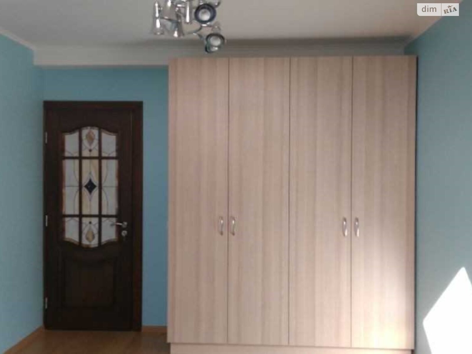 четырехкомнатная квартира с мебелью в Львове, район Сыховский, на ул. Кавалеридзе Ивана в аренду на долгий срок помесячно фото 1