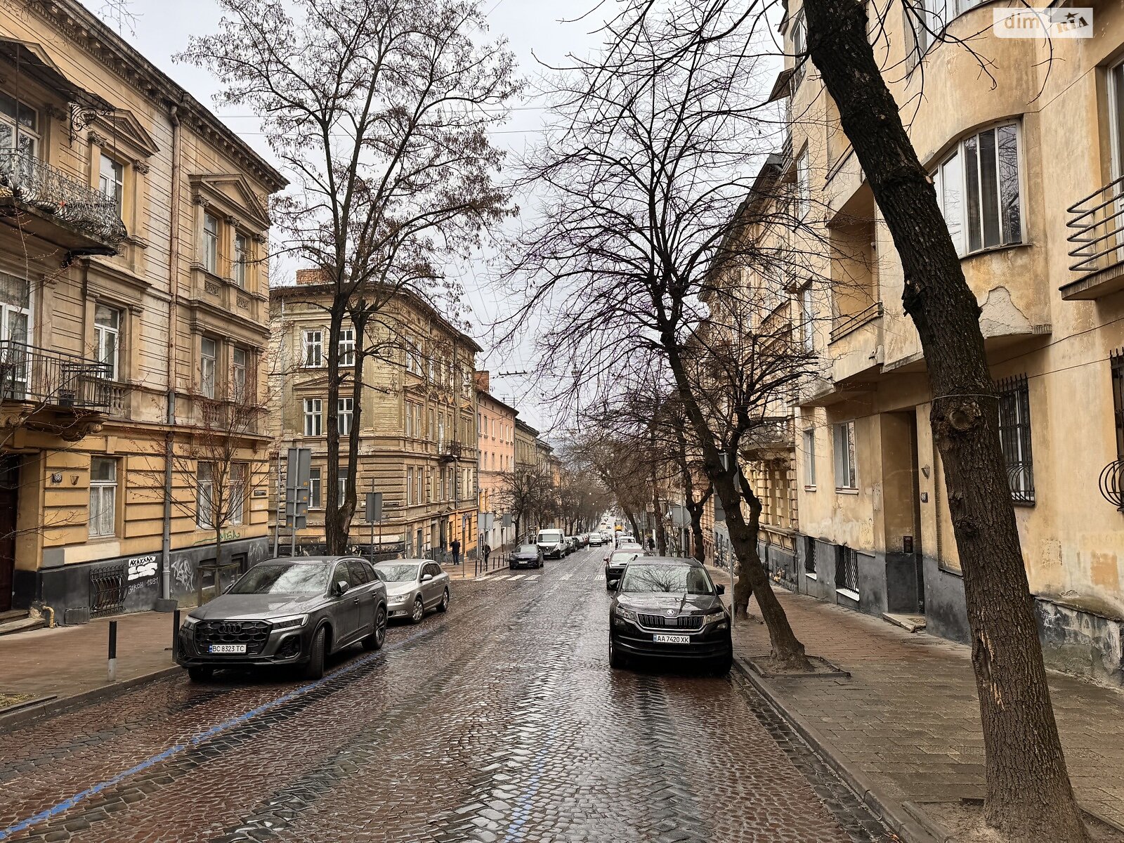 четырехкомнатная квартира в Львове, район Центр, на ул. Бандеры Степана 5 в аренду на долгий срок помесячно фото 1 четырехкомнатная квартира в Львове, район Центр, на ул. Бандеры Степана 5 в аренду на долгий срок помесячно фото 1