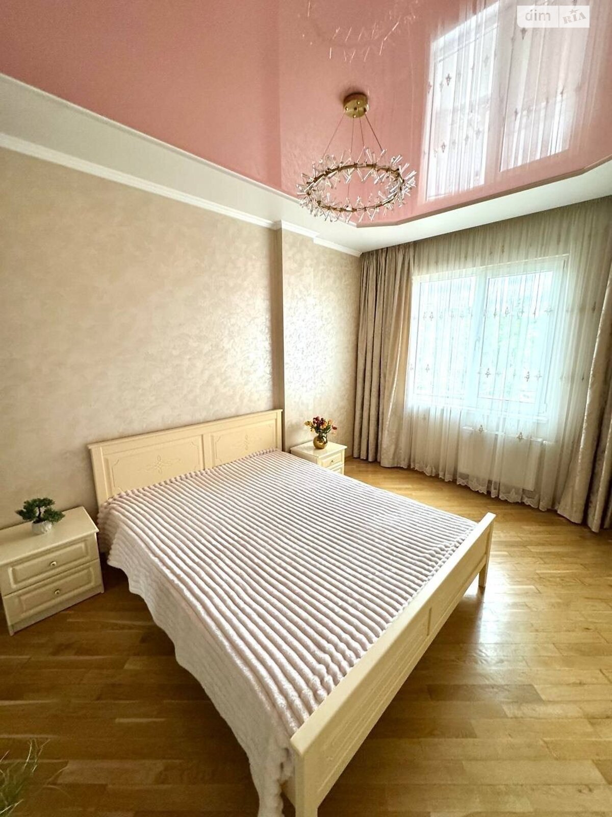 однокімнатна квартира в Львові, район Центр, на просп. Чорновола В’ячеслава 14 в довготривалу оренду помісячно фото 1