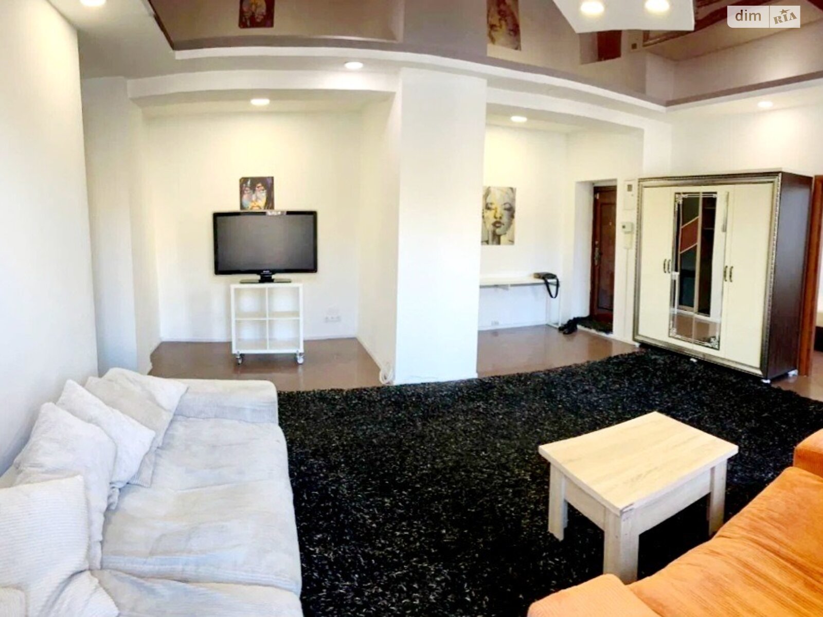 двухкомнатная квартира в Львове, район Центр, на просп. Черновола Вячеслава 1 в аренду на долгий срок помесячно фото 1