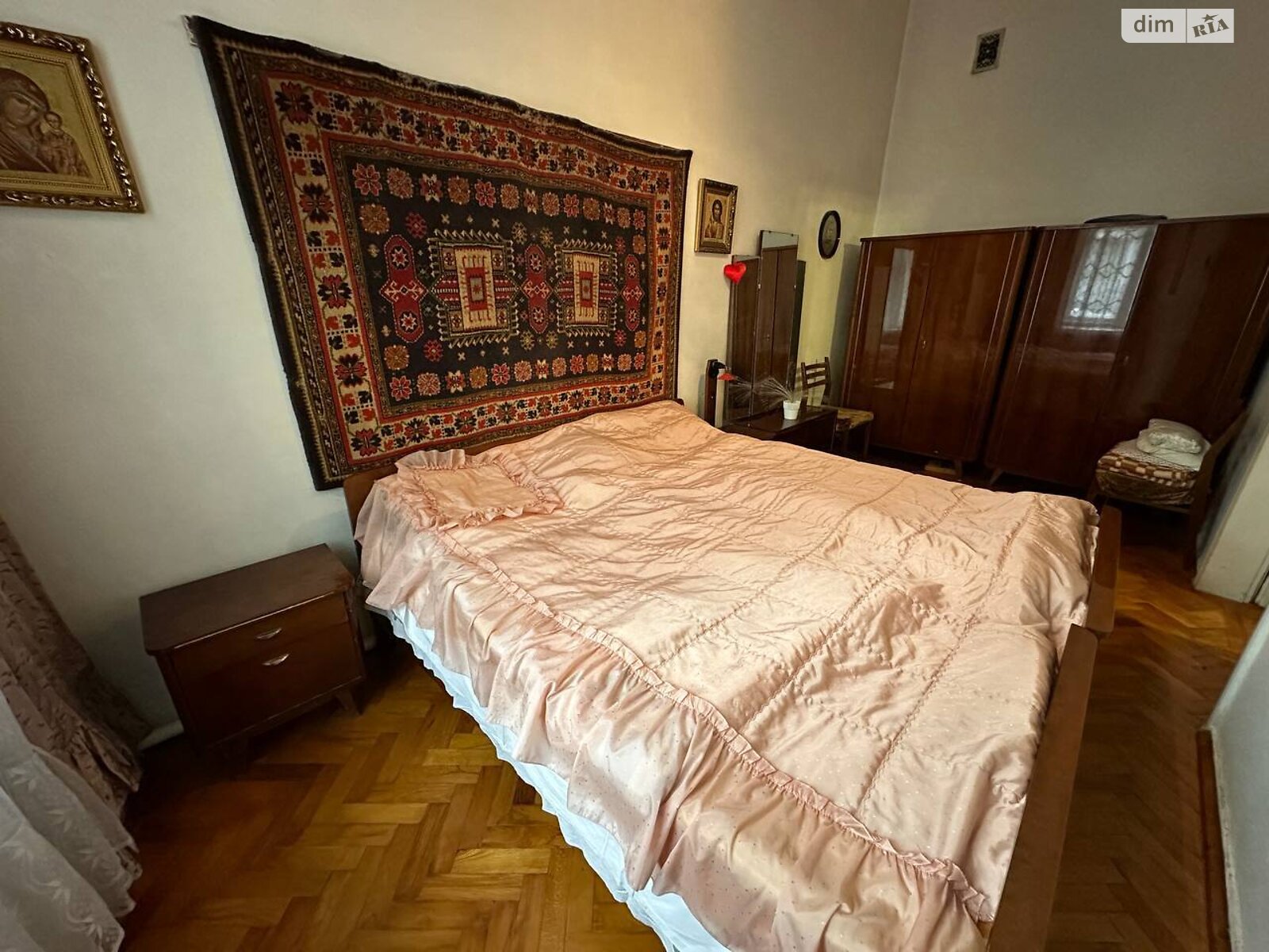 трехкомнатная квартира в Львове, район Центр, на ул. Дорошенко Петра в аренду на долгий срок помесячно фото 1 трехкомнатная квартира в Львове, район Центр, на ул. Дорошенко Петра в аренду на долгий срок помесячно фото 1