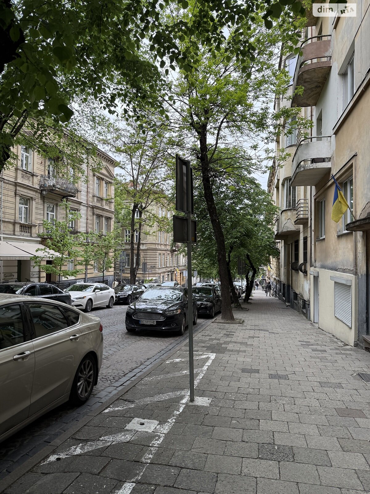 чотирикімнатна квартира в Львові, район Центр, на вул. Дорошенка Петра в довготривалу оренду помісячно фото 1 чотирикімнатна квартира в Львові, район Центр, на вул. Дорошенка Петра в довготривалу оренду помісячно фото 1