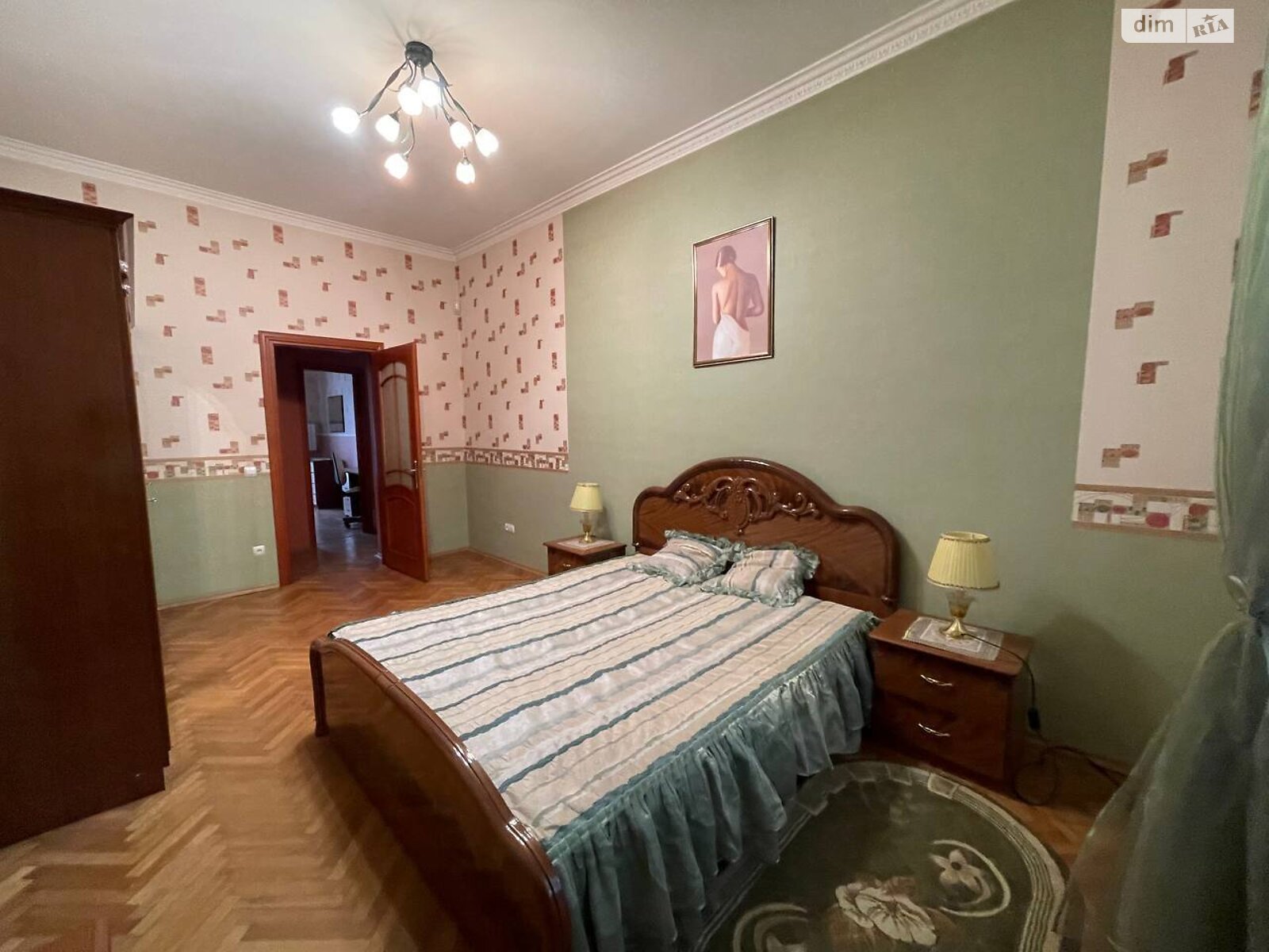 чотирикімнатна квартира в Львові, район Центр, на вул. Дорошенка Петра в довготривалу оренду помісячно фото 1 чотирикімнатна квартира в Львові, район Центр, на вул. Дорошенка Петра в довготривалу оренду помісячно фото 1