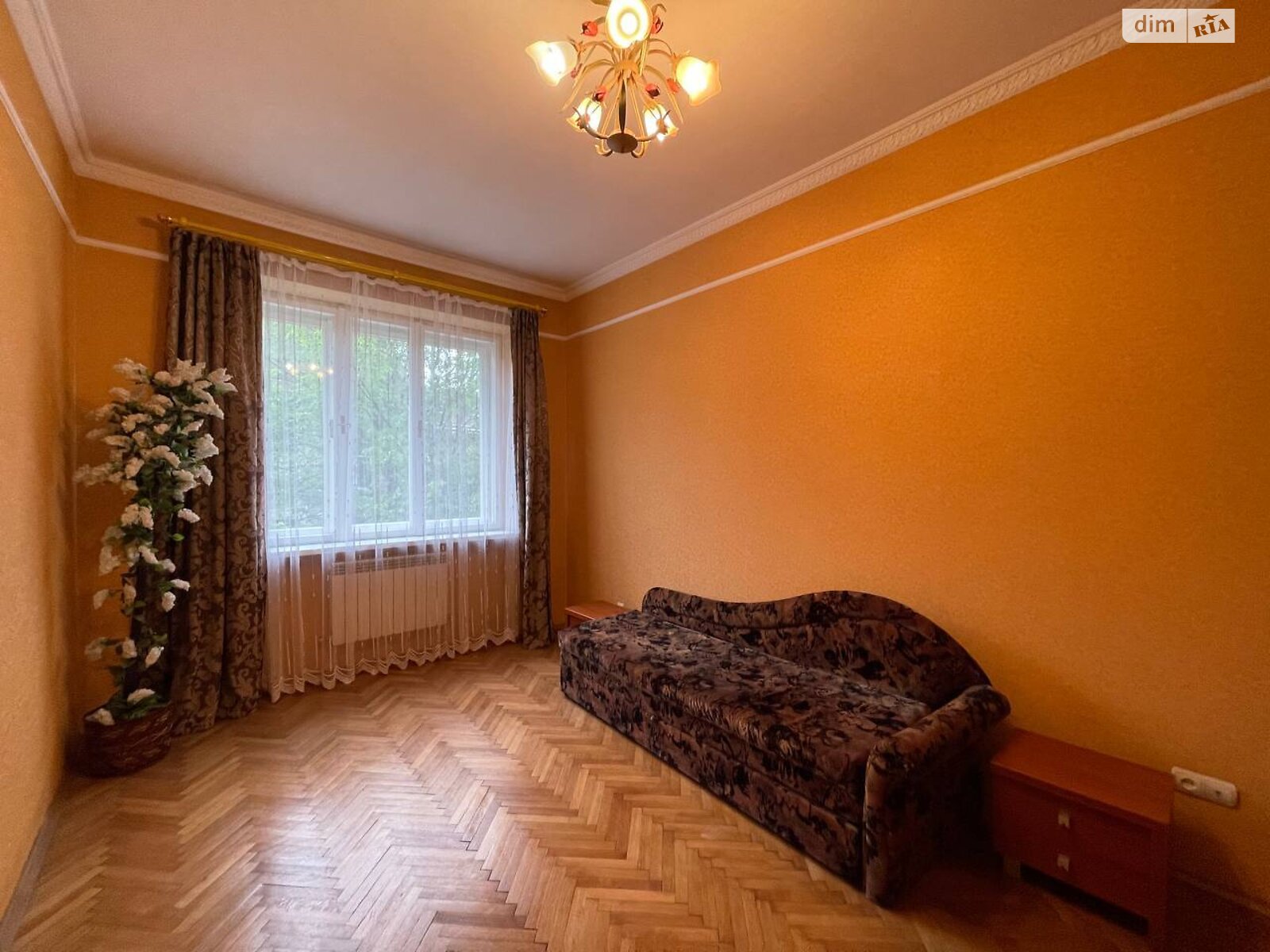 чотирикімнатна квартира в Львові, район Центр, на вул. Дорошенка Петра в довготривалу оренду помісячно фото 1 чотирикімнатна квартира в Львові, район Центр, на вул. Дорошенка Петра в довготривалу оренду помісячно фото 1