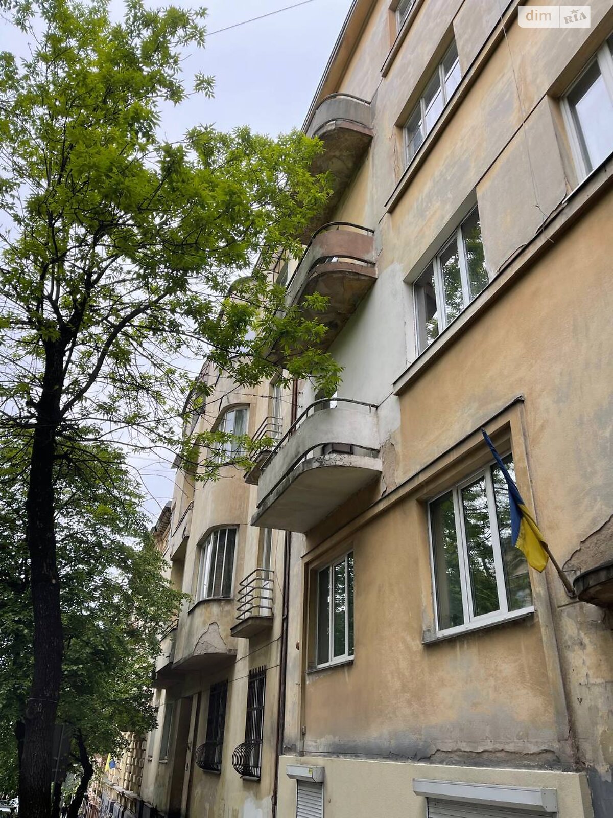 чотирикімнатна квартира в Львові, район Центр, на вул. Дорошенка Петра в довготривалу оренду помісячно фото 1 чотирикімнатна квартира в Львові, район Центр, на вул. Дорошенка Петра в довготривалу оренду помісячно фото 1