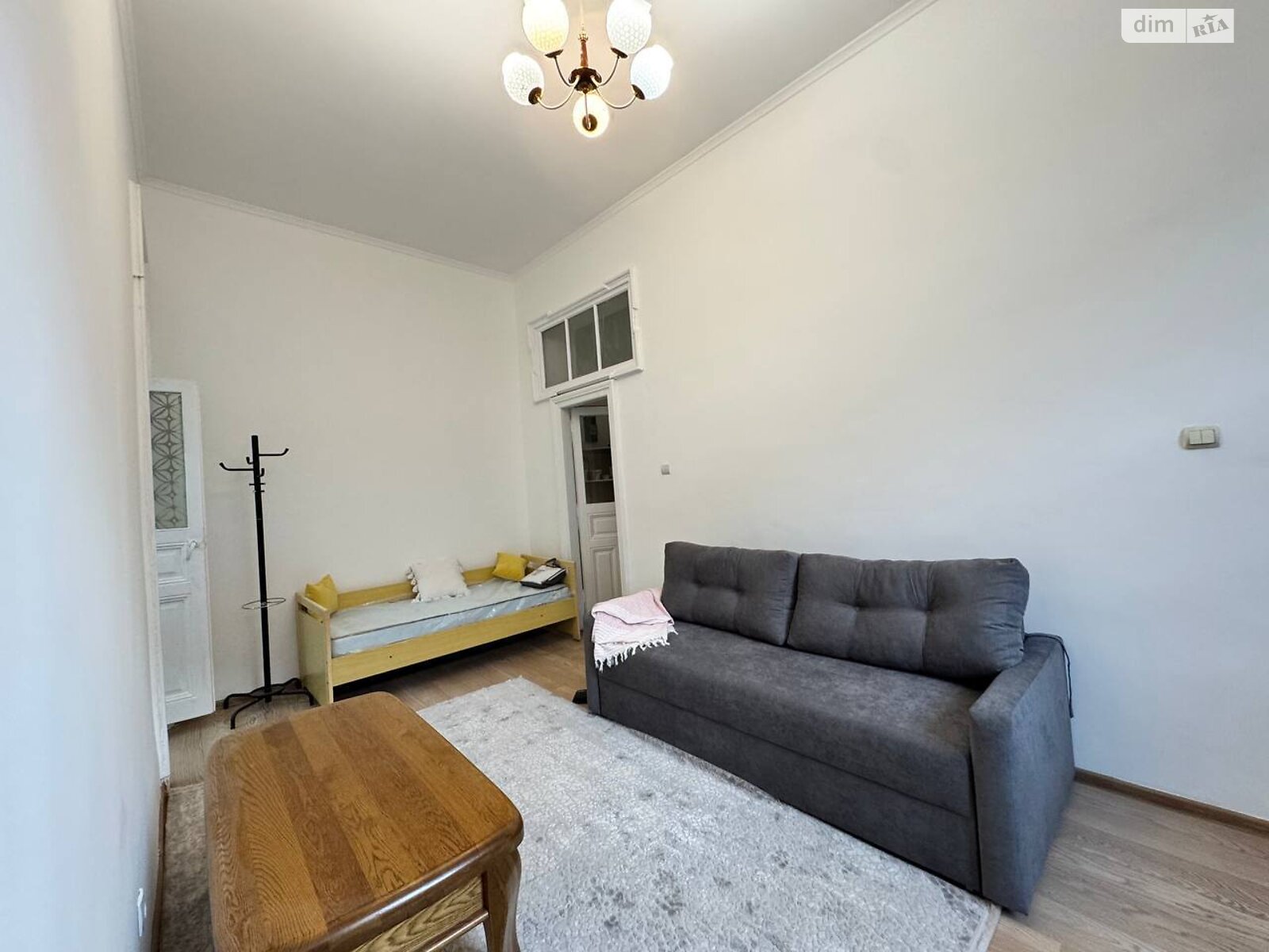 двухкомнатная квартира в Львове, район Центр, на ул. Дорошенко Петра 42 в аренду на долгий срок помесячно фото 1