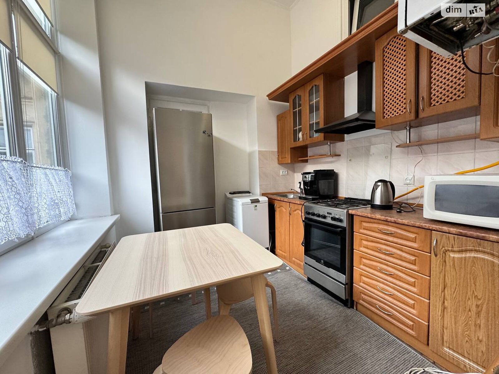 двухкомнатная квартира в Львове, район Центр, на ул. Дорошенко Петра 42 в аренду на долгий срок помесячно фото 1