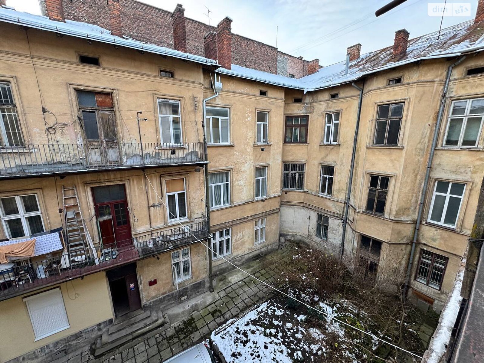 двухкомнатная квартира в Львове, район Центр, на ул. Дорошенко Петра 42 в аренду на долгий срок помесячно фото 1