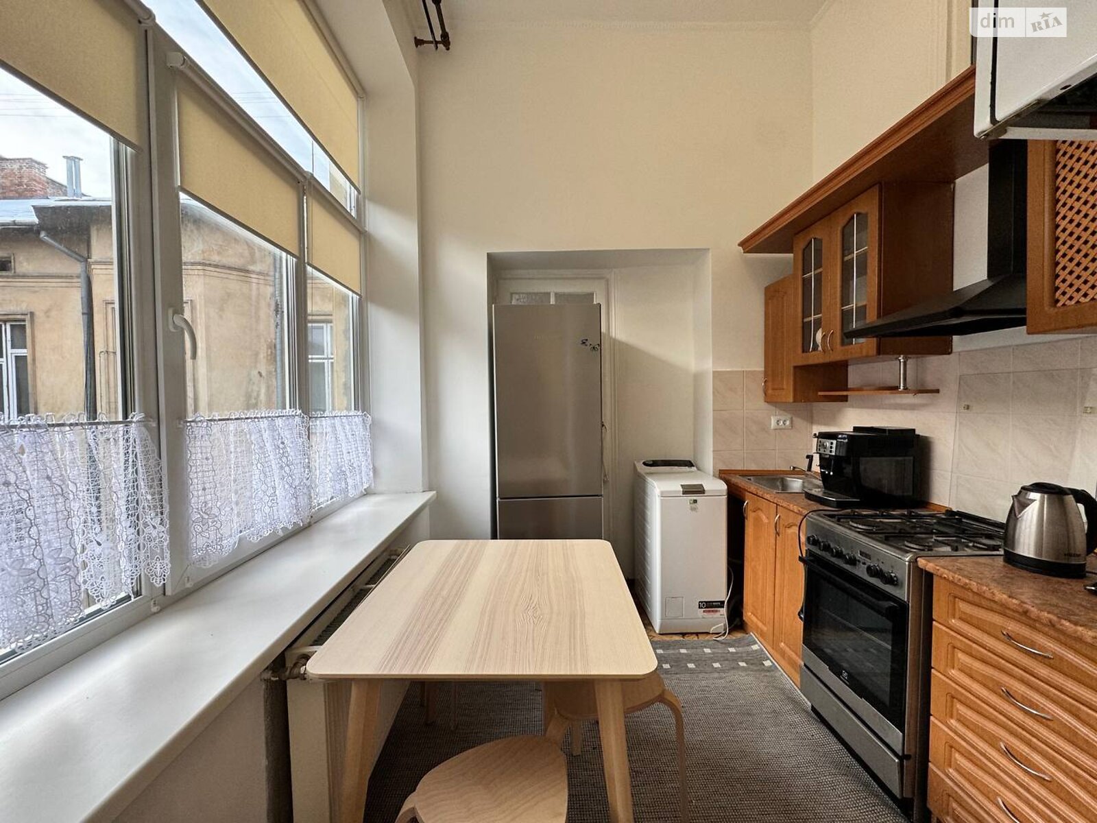 двухкомнатная квартира в Львове, район Центр, на ул. Дорошенко Петра 42 в аренду на долгий срок помесячно фото 1