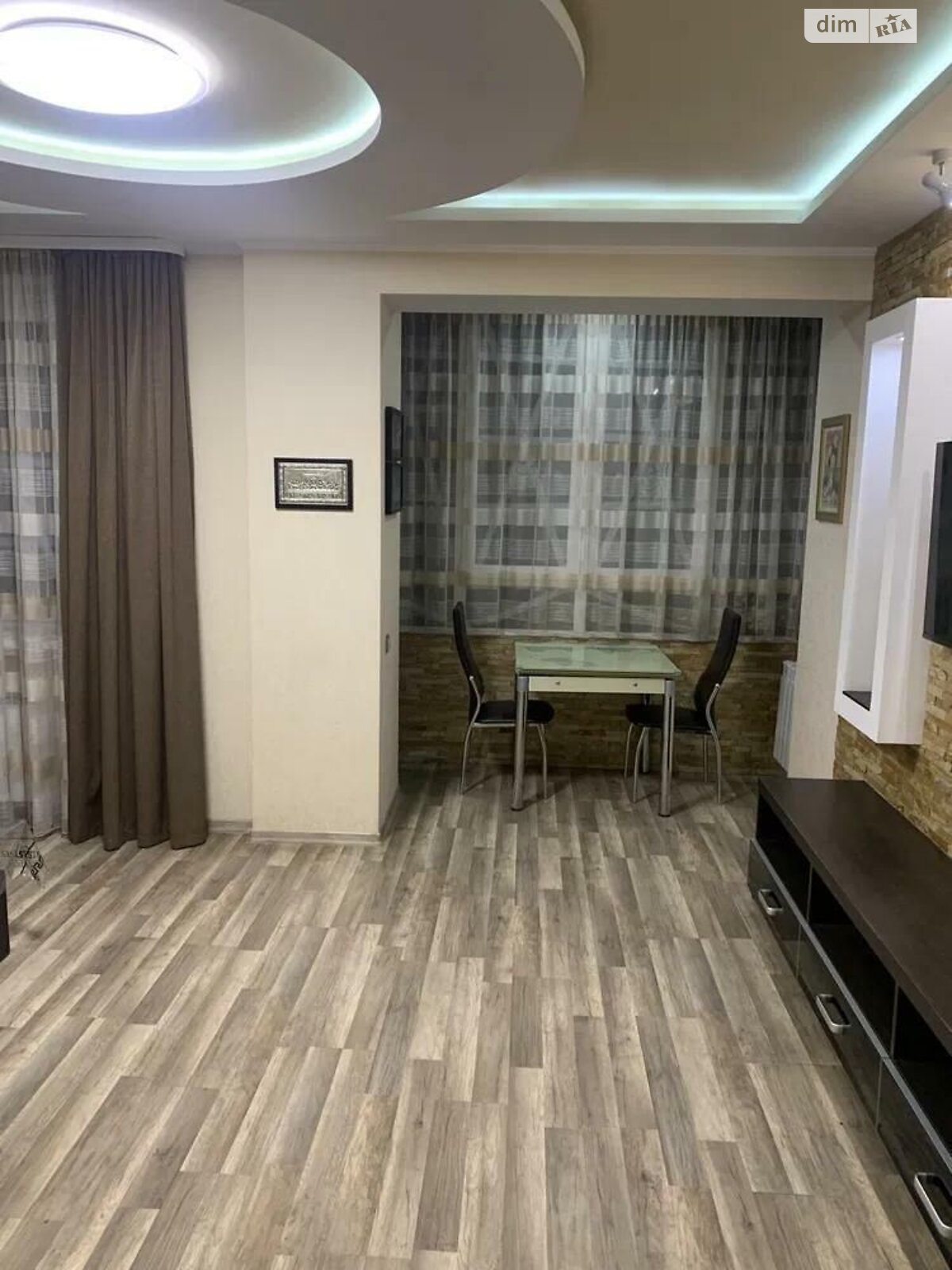 двокімнатна квартира в Львові, район Центр, на вул. Довбуша Олекси 1 в довготривалу оренду помісячно фото 1 двокімнатна квартира в Львові, район Центр, на вул. Довбуша Олекси 1 в довготривалу оренду помісячно фото 1