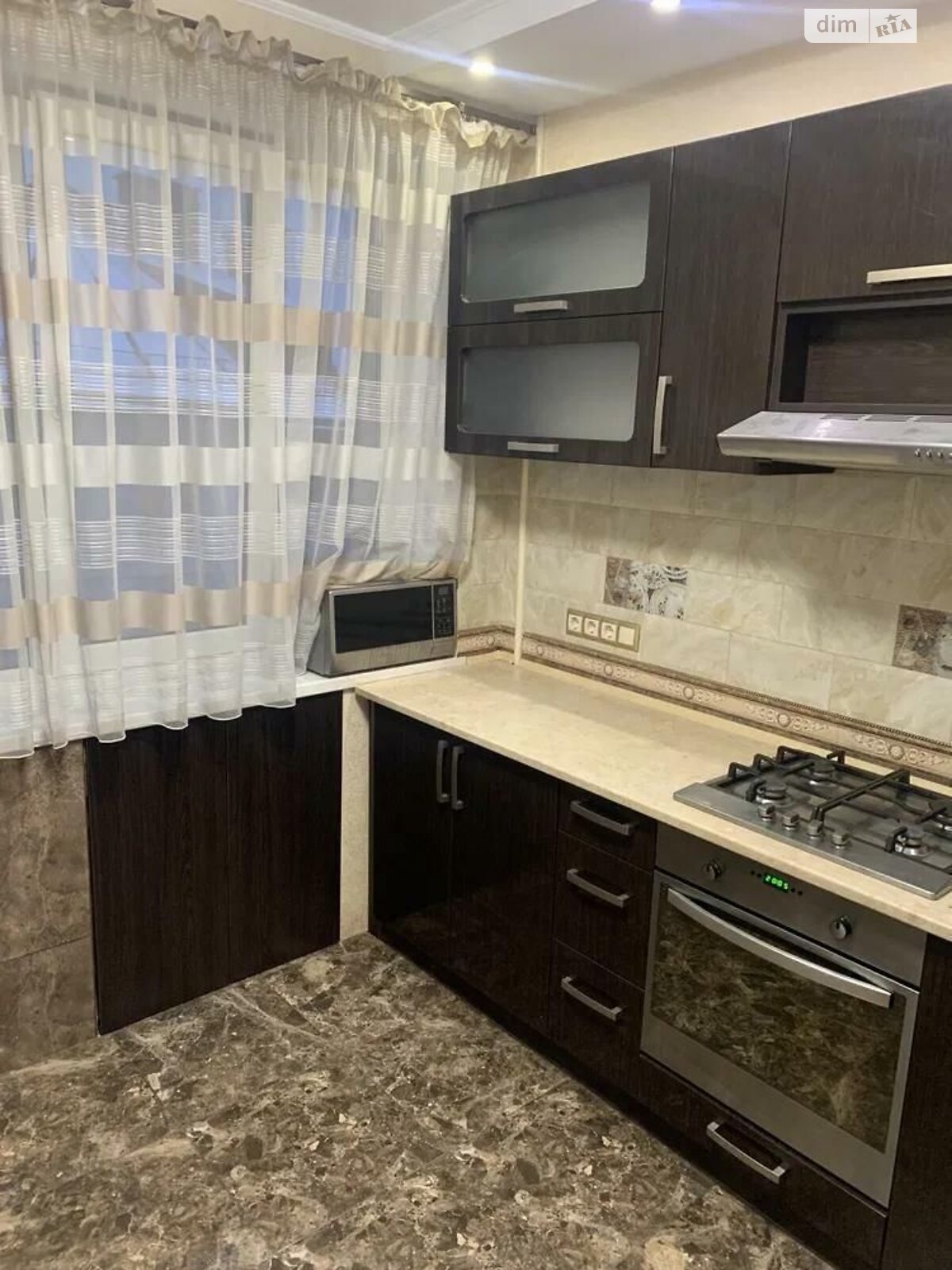 двокімнатна квартира в Львові, район Центр, на вул. Довбуша Олекси 1 в довготривалу оренду помісячно фото 1 двокімнатна квартира в Львові, район Центр, на вул. Довбуша Олекси 1 в довготривалу оренду помісячно фото 1