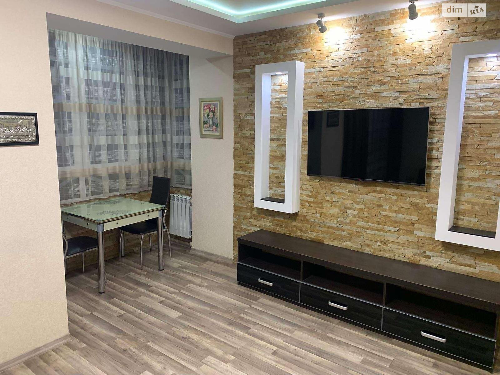 двухкомнатная квартира в Львове, район Центр, на ул. Довбуша Олексы 1 в аренду на долгий срок помесячно фото 1