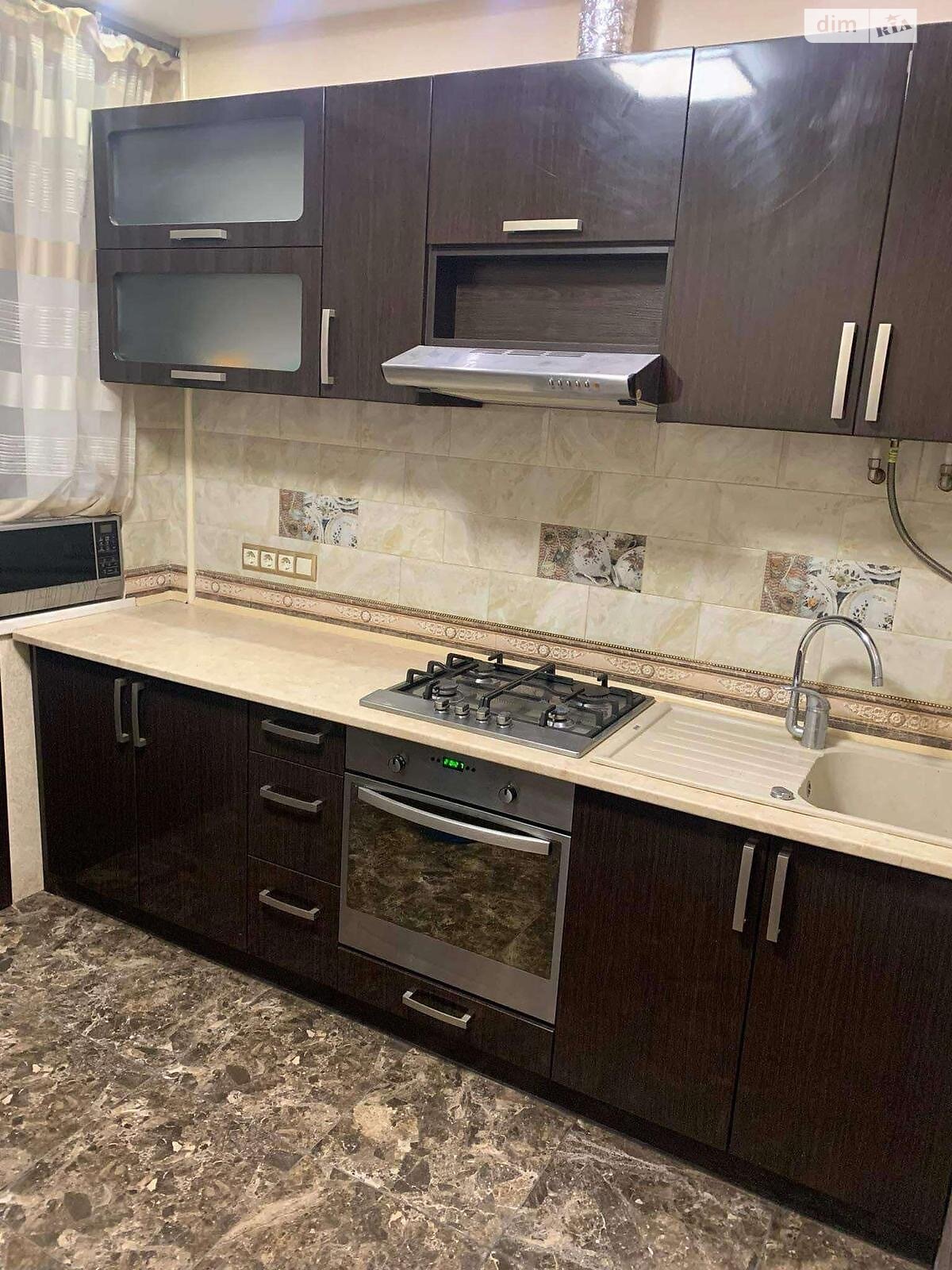 двухкомнатная квартира в Львове, район Центр, на ул. Довбуша Олексы 1 в аренду на долгий срок помесячно фото 1