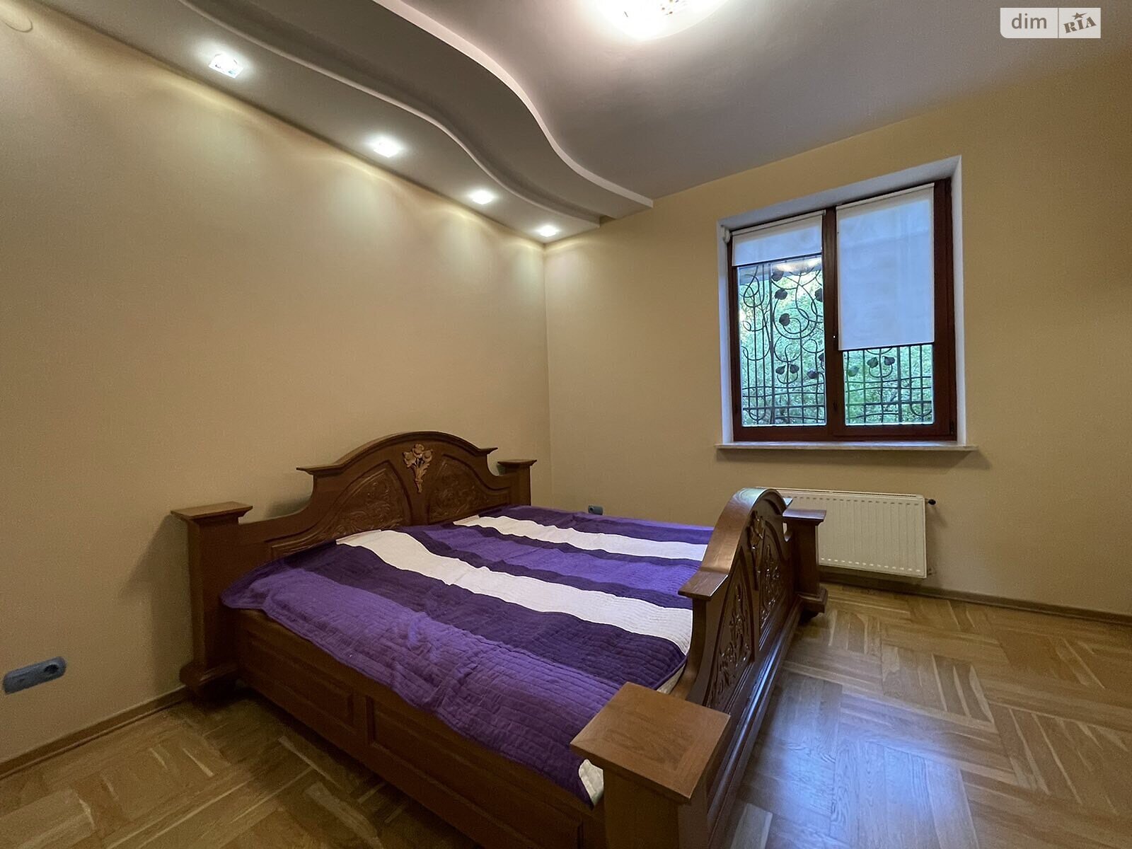 трехкомнатная квартира в Львове, район Центр, на ул. Довбуша Олексы в аренду на долгий срок помесячно фото 1 трехкомнатная квартира в Львове, район Центр, на ул. Довбуша Олексы в аренду на долгий срок помесячно фото 1