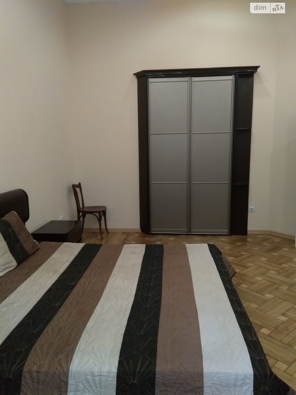 трикімнатна квартира в Львові, район Центр, на вул. Франка Івана в довготривалу оренду помісячно фото 1 трикімнатна квартира в Львові, район Центр, на вул. Франка Івана в довготривалу оренду помісячно фото 1