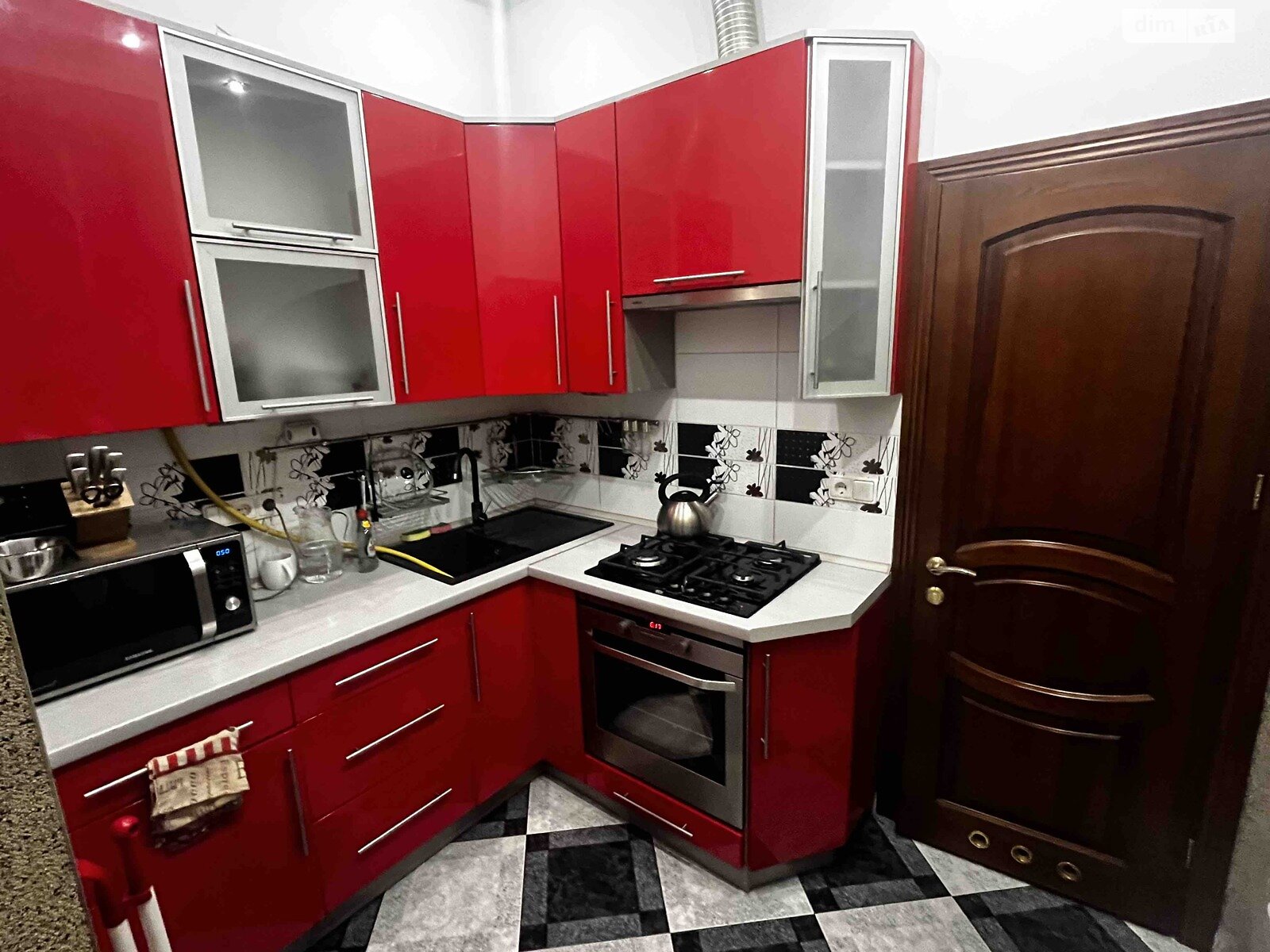 двухкомнатная квартира в Львове, район Центр, на ул. Франко Ивана 68, кв. 11 в аренду на долгий срок помесячно фото 1 двухкомнатная квартира в Львове, район Центр, на ул. Франко Ивана 68, кв. 11 в аренду на долгий срок помесячно фото 1