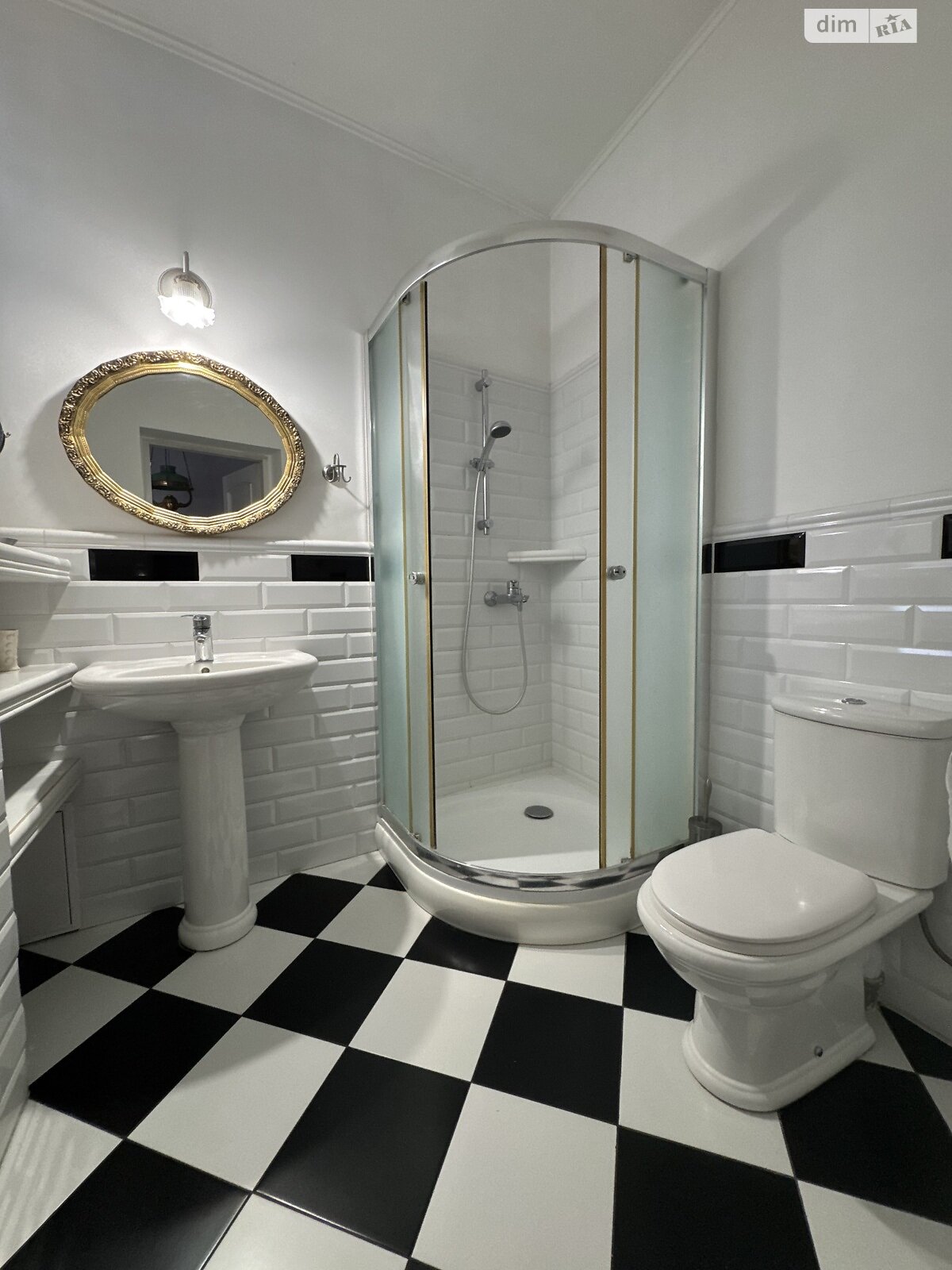 двухкомнатная квартира в Львове, район Центр, на пл. Генерала Петра Григоренко 4 в аренду на долгий срок помесячно фото 1