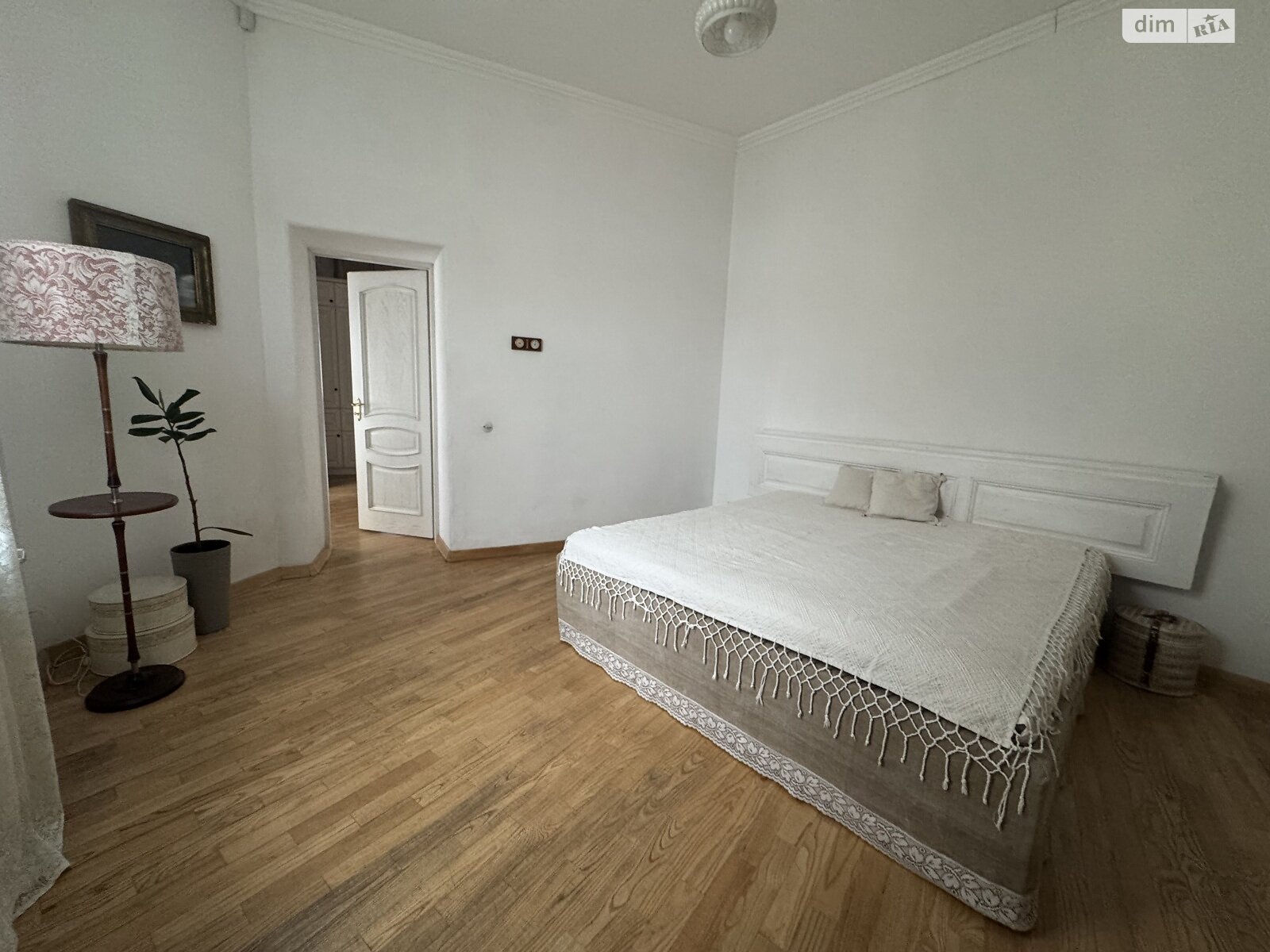 двухкомнатная квартира в Львове, район Центр, на пл. Генерала Петра Григоренко 4 в аренду на долгий срок помесячно фото 1